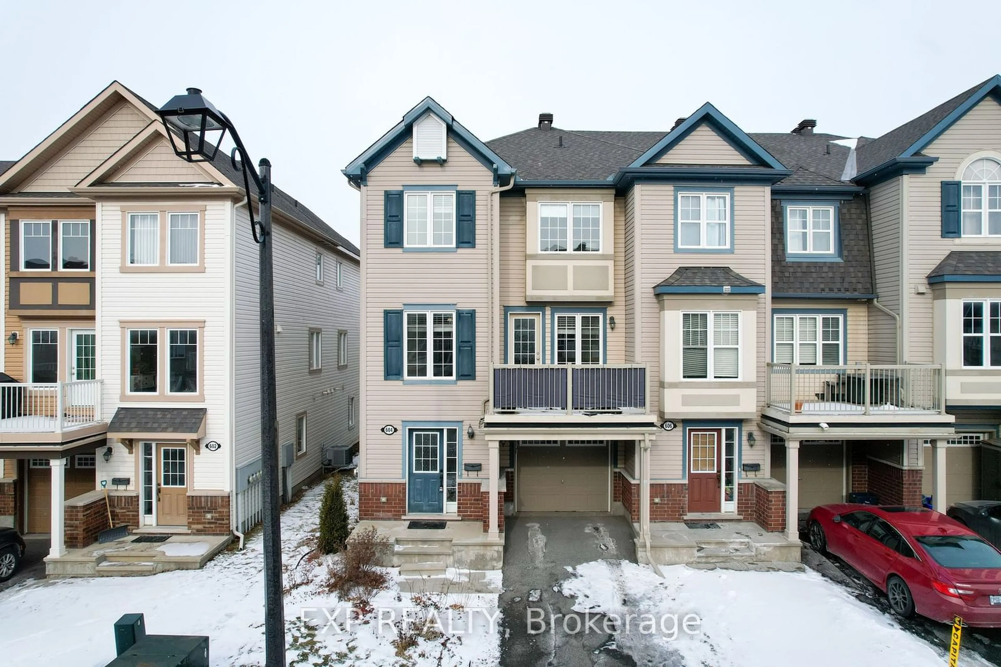 A pic from outside/outdoor area/front of a property/back of a property/a pic from drone, street for 604 Meadowcreek Circ, Kanata Ontario K2M 0J7