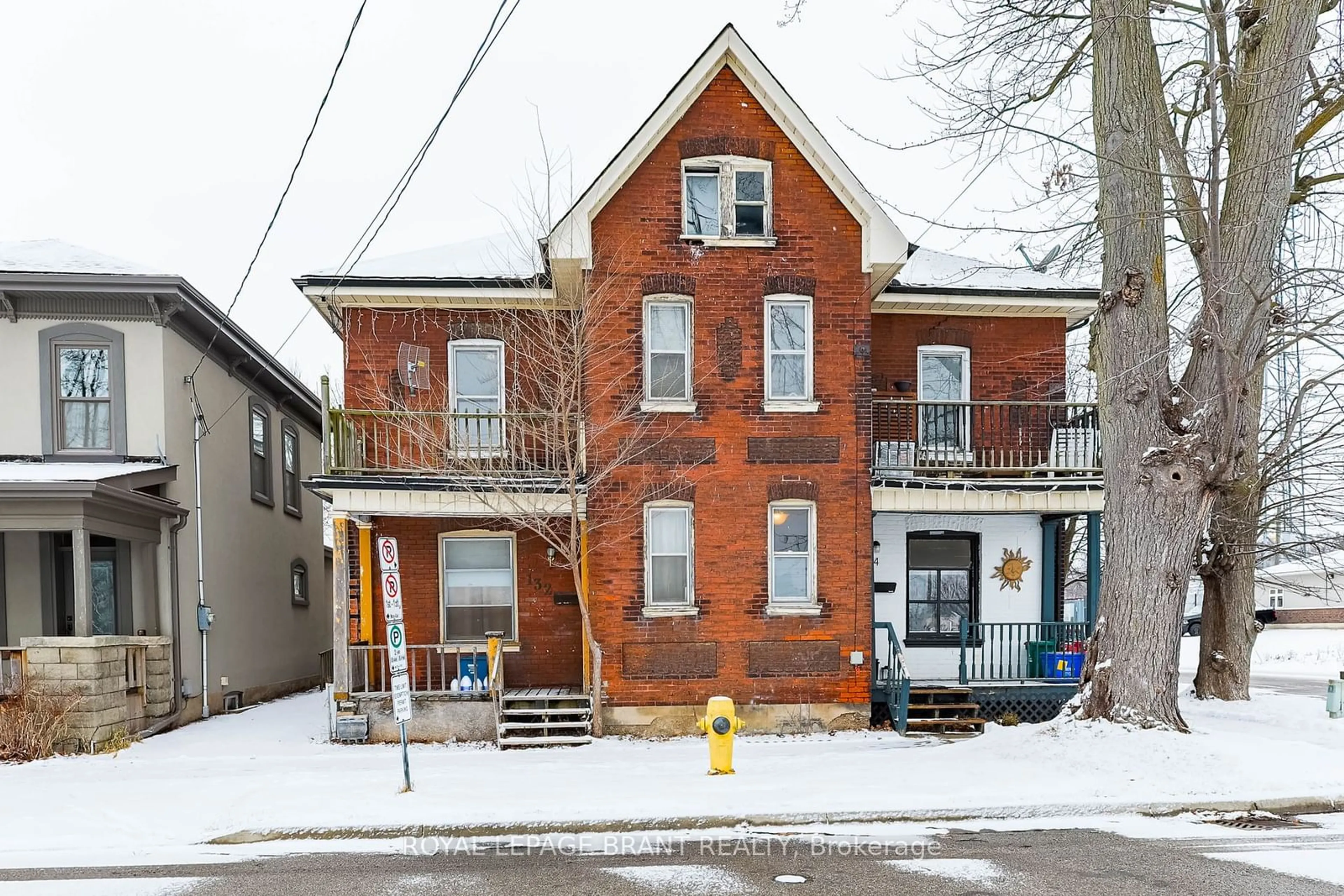 Home with brick exterior material, building for 132 Waterloo St, Brantford Ontario N3T 3S6