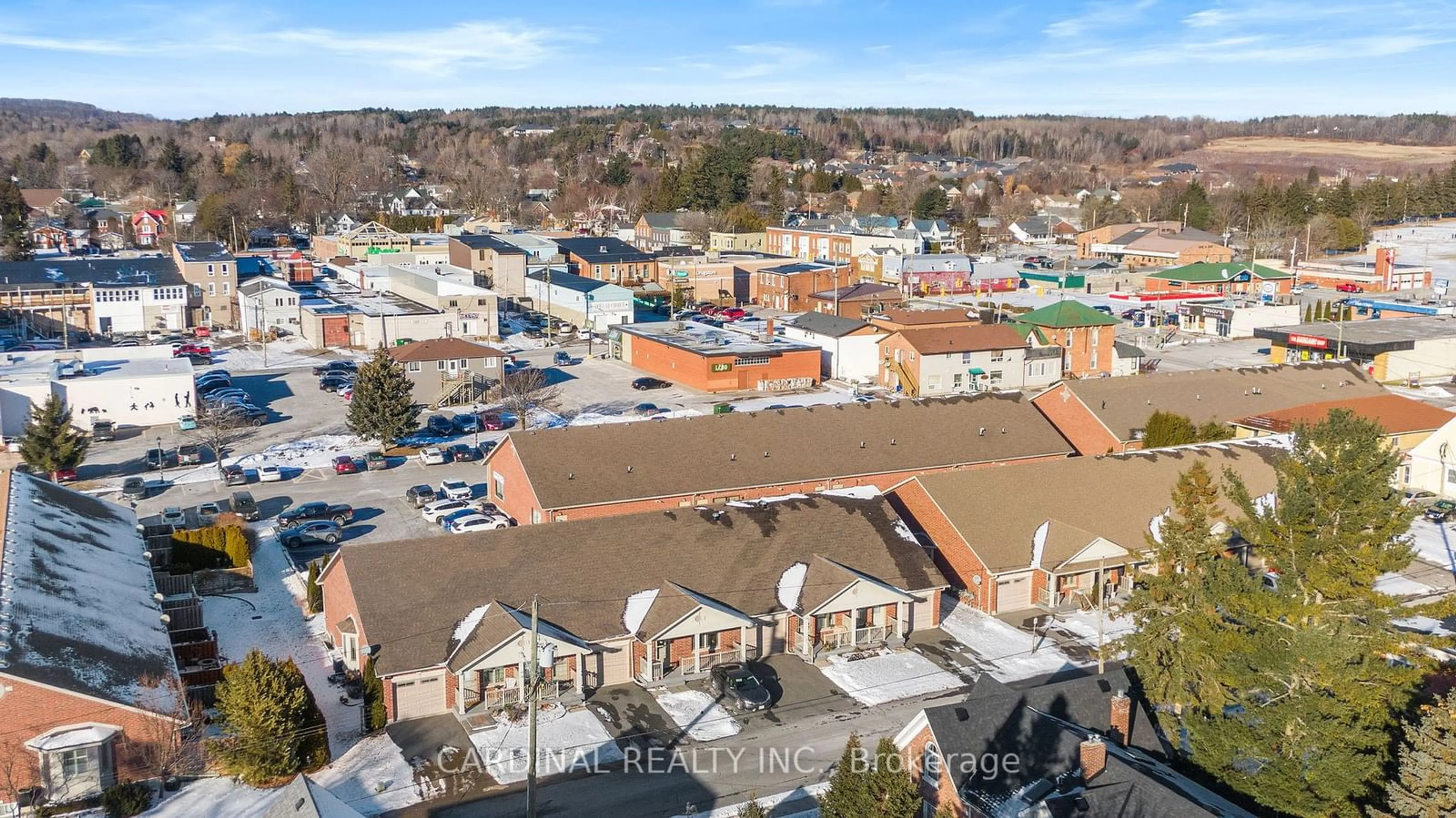 A pic from outside/outdoor area/front of a property/back of a property/a pic from drone, city buildings view from balcony for 20 Chapel St, Brighton Ontario K0K 1H0