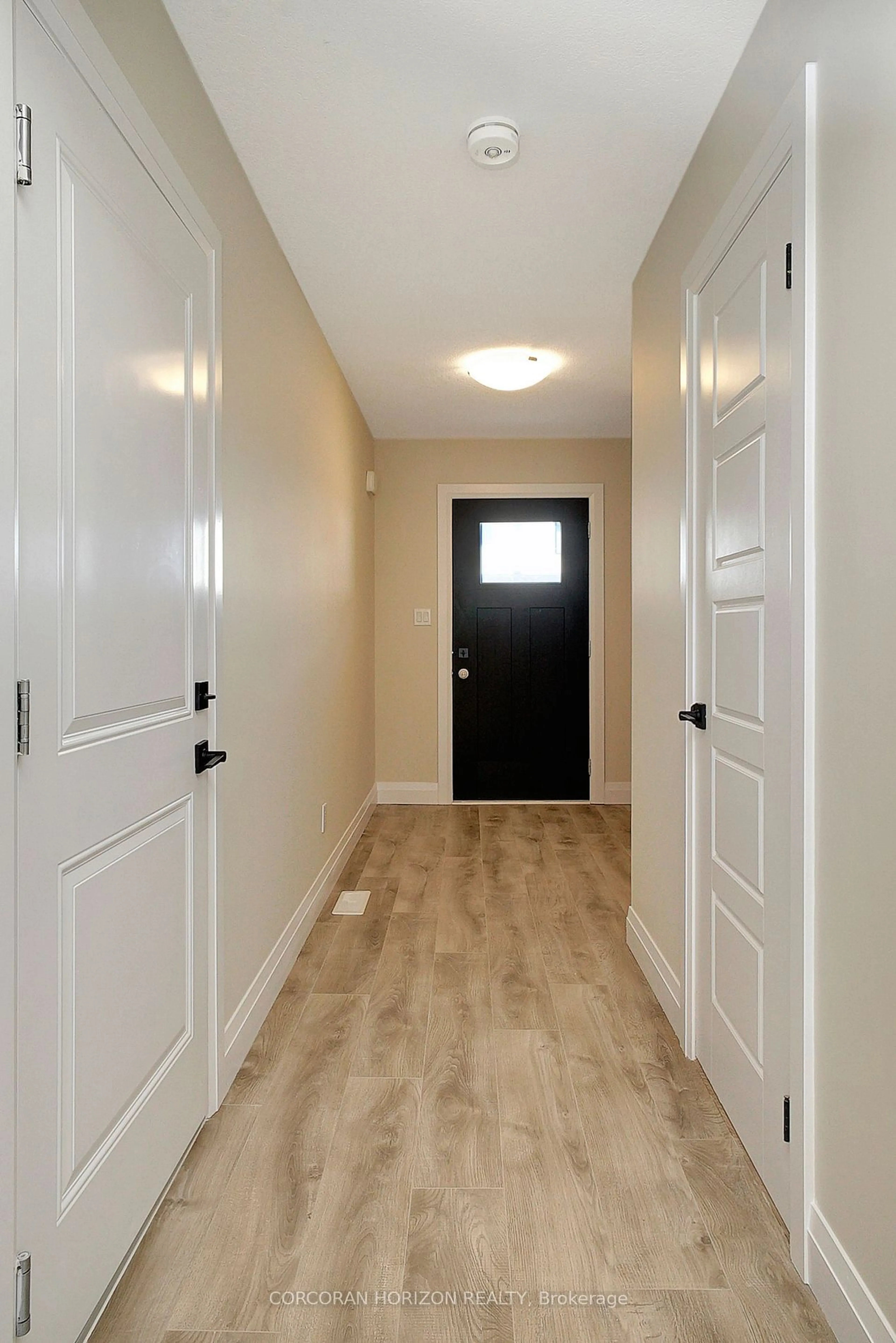 Indoor entryway for 40 Bastien St #10, Cambridge Ontario N1R 5S2