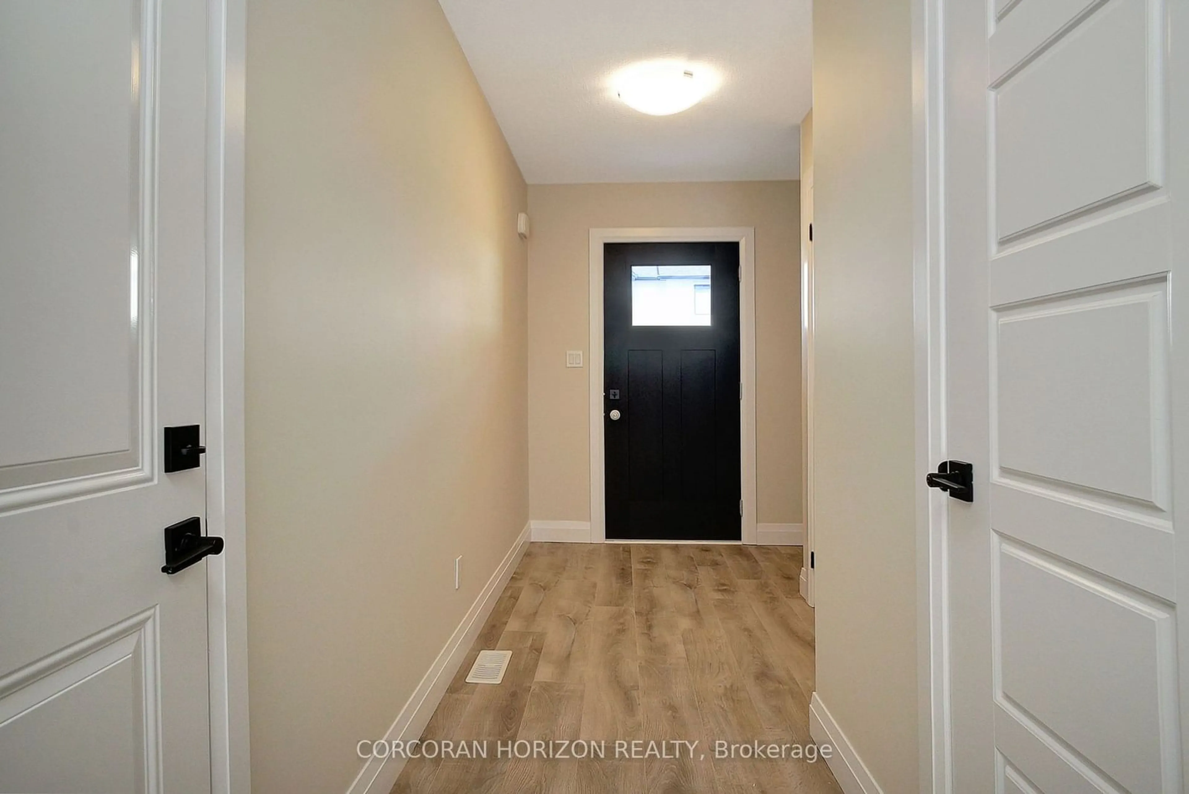 Indoor entryway for 40 Bastien St #10, Cambridge Ontario N1R 5S2