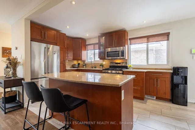 Additional property image - 72 Athenia Dr