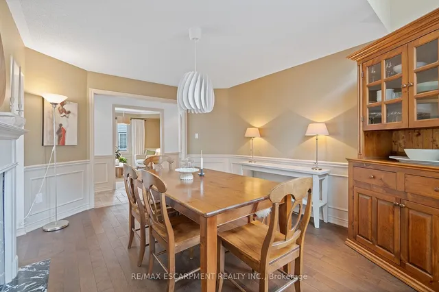 Additional property image - 45 STRATHROY Cres