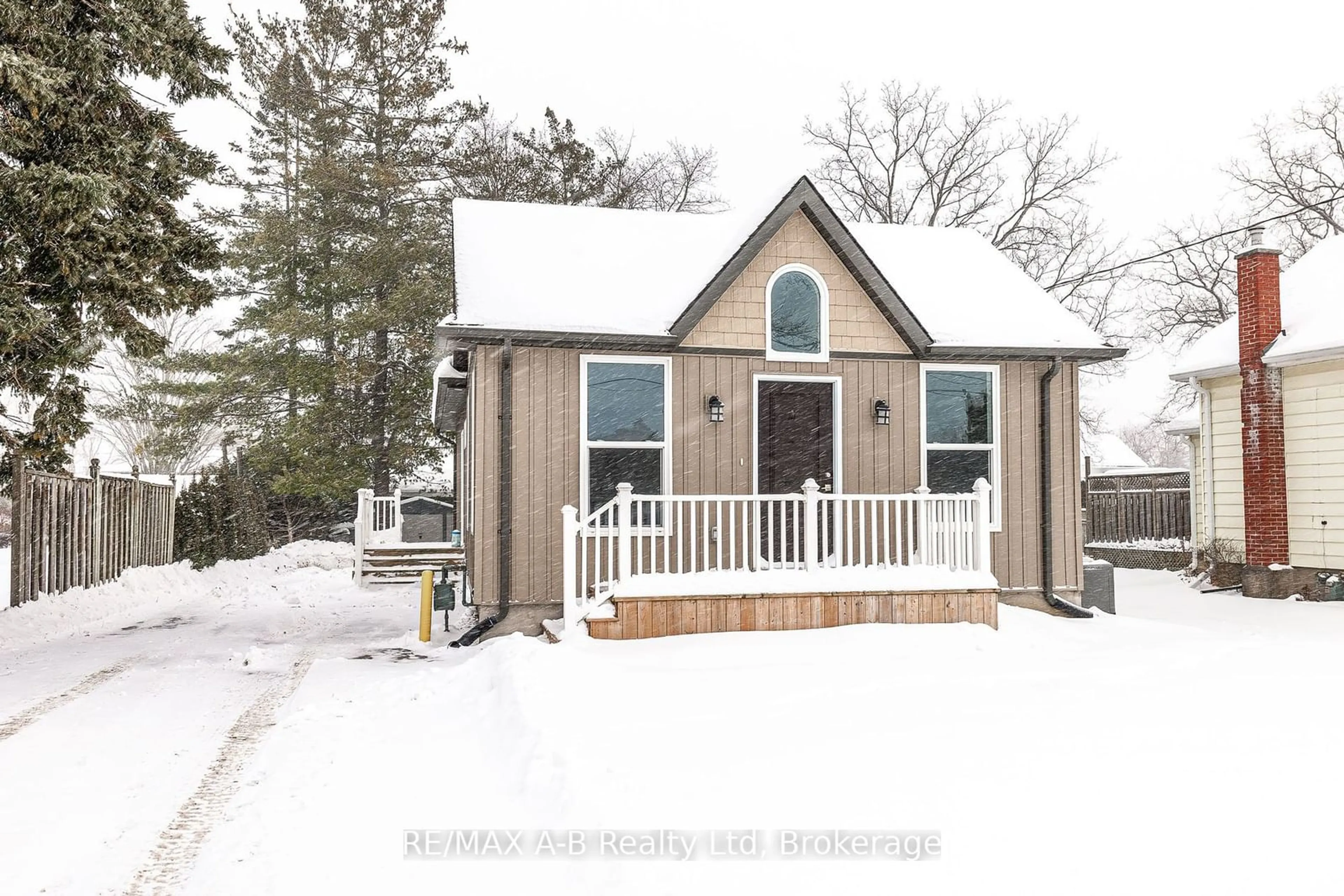 Home with vinyl exterior material, street for 41 Salina St, St. Marys Ontario N4X 1B7