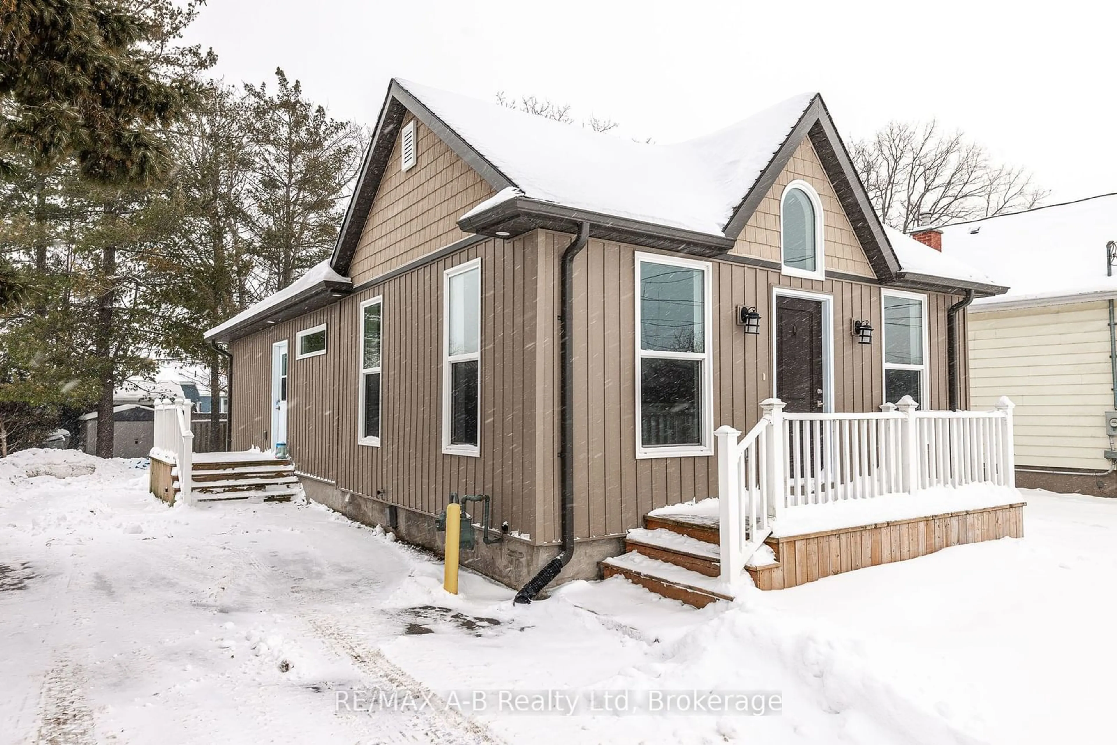 Home with vinyl exterior material, street for 41 Salina St, St. Marys Ontario N4X 1B7