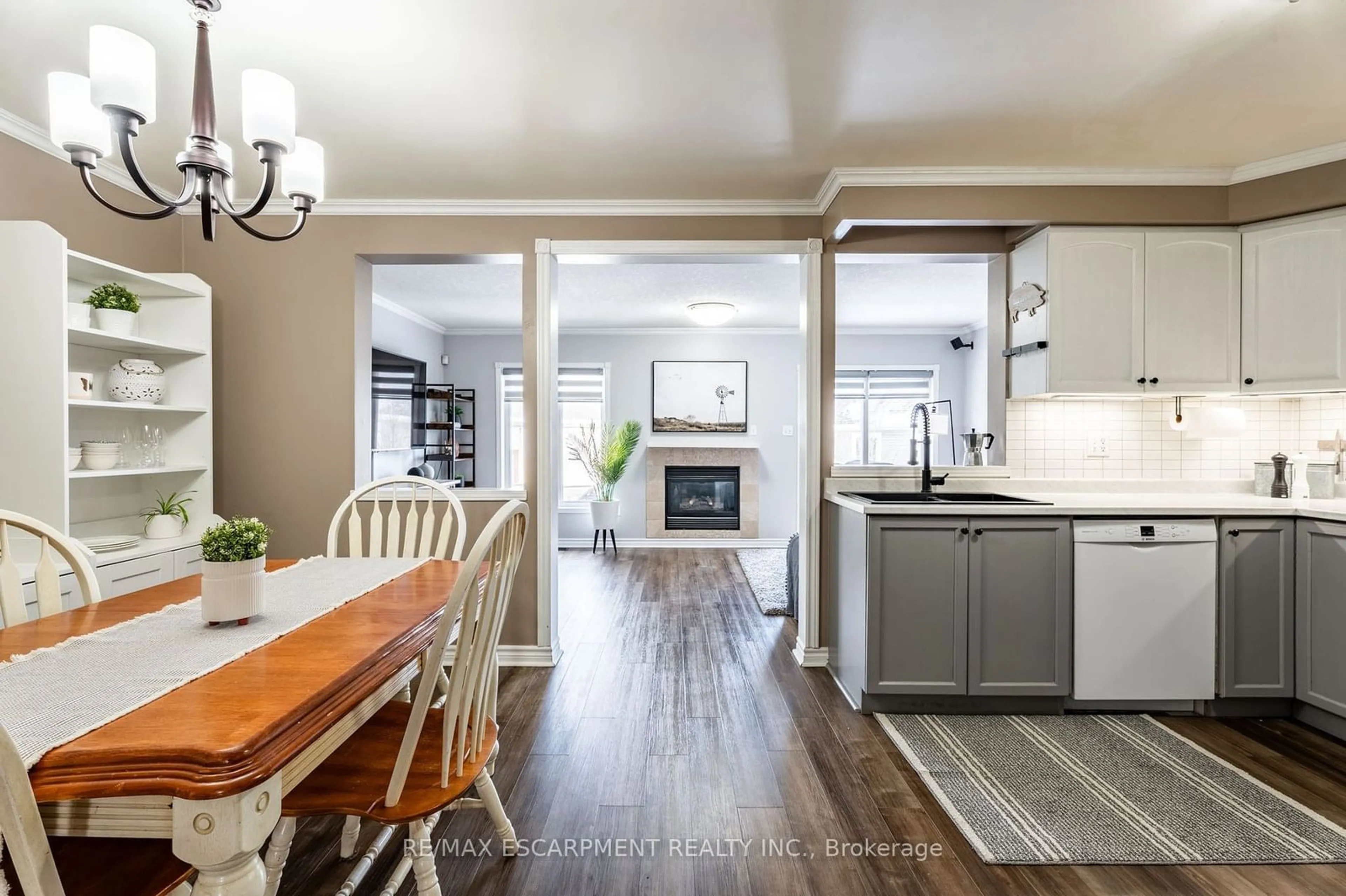 Open concept kitchen, wood/laminate floor for 17 Archer Way, Hamilton Ontario L0R 1W0