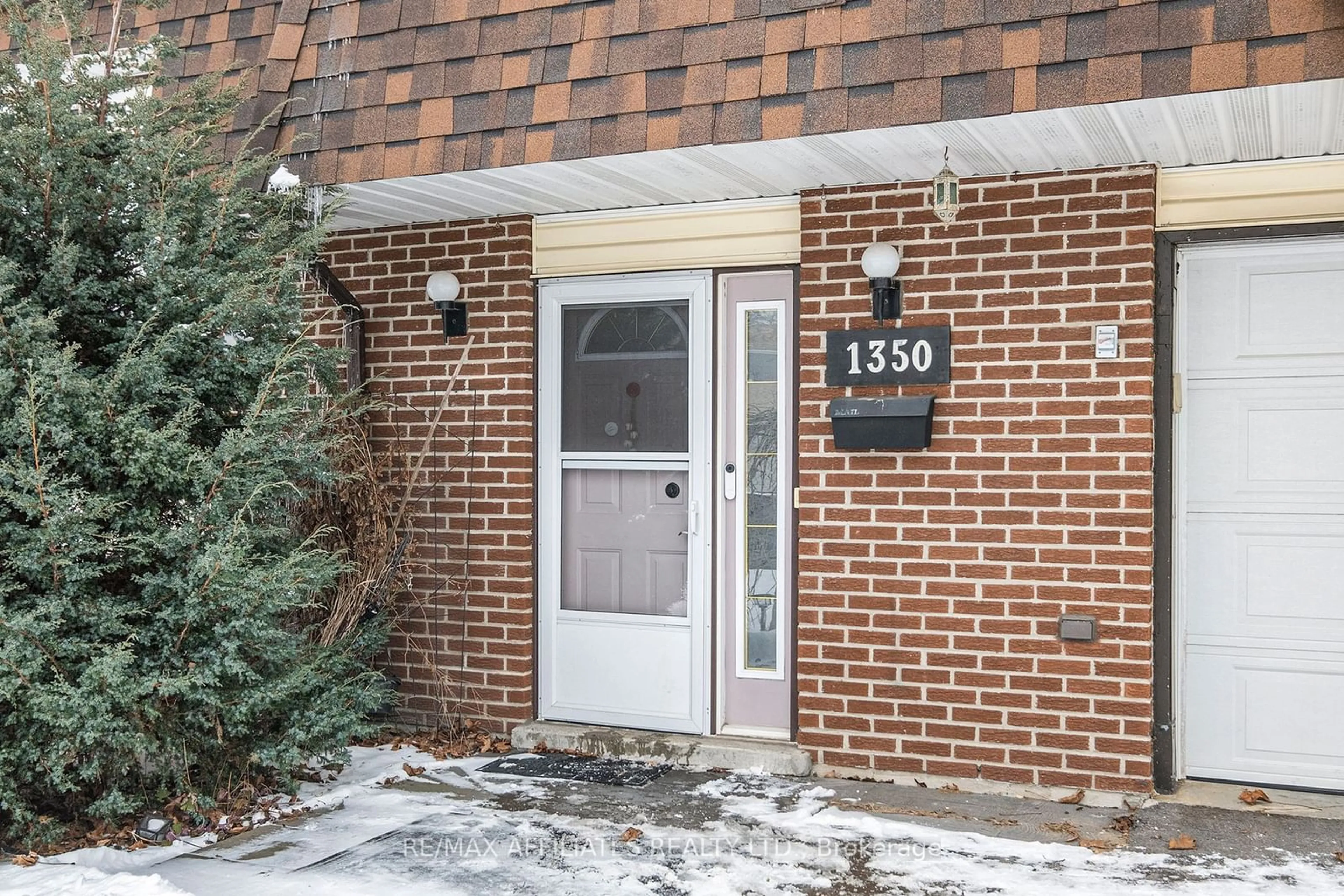 Indoor entryway for 1350 Linden Cres, Brockville Ontario K6V 6B6