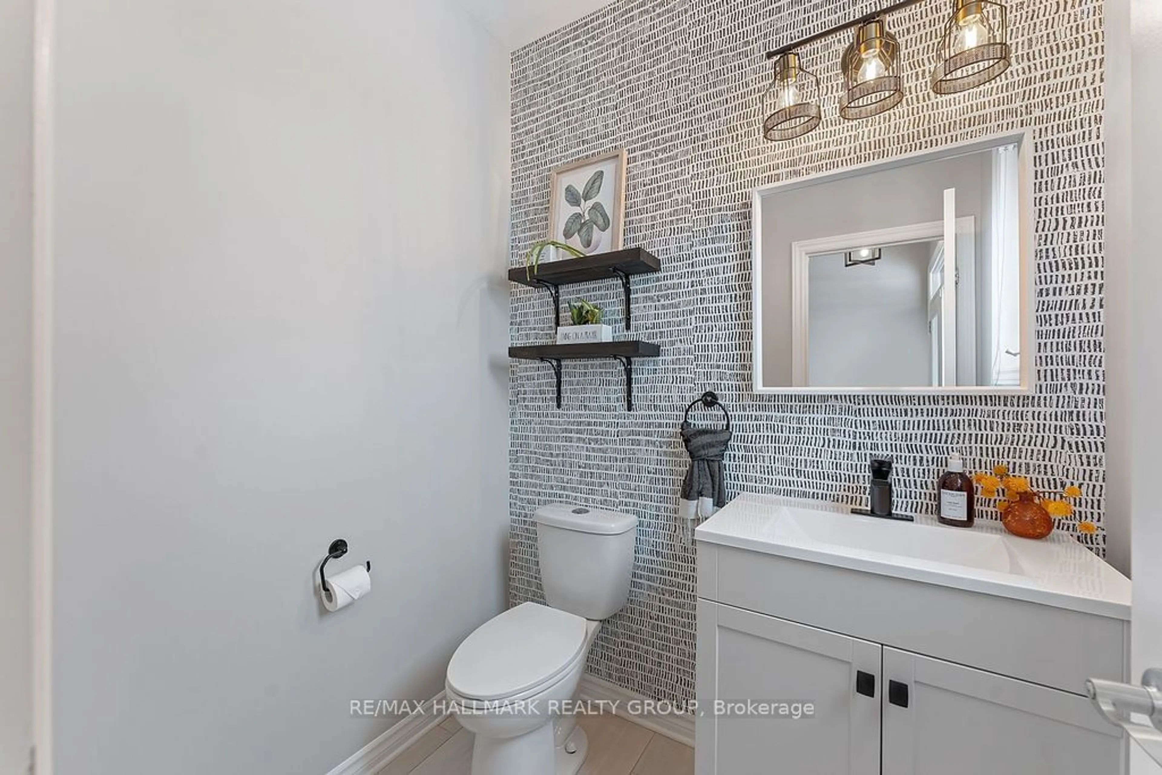 Contemporary bathroom, ceramic/tile floor for 4525 Kelly Farm Dr, Blossom Park - Airport and Area Ontario K1X 0E7