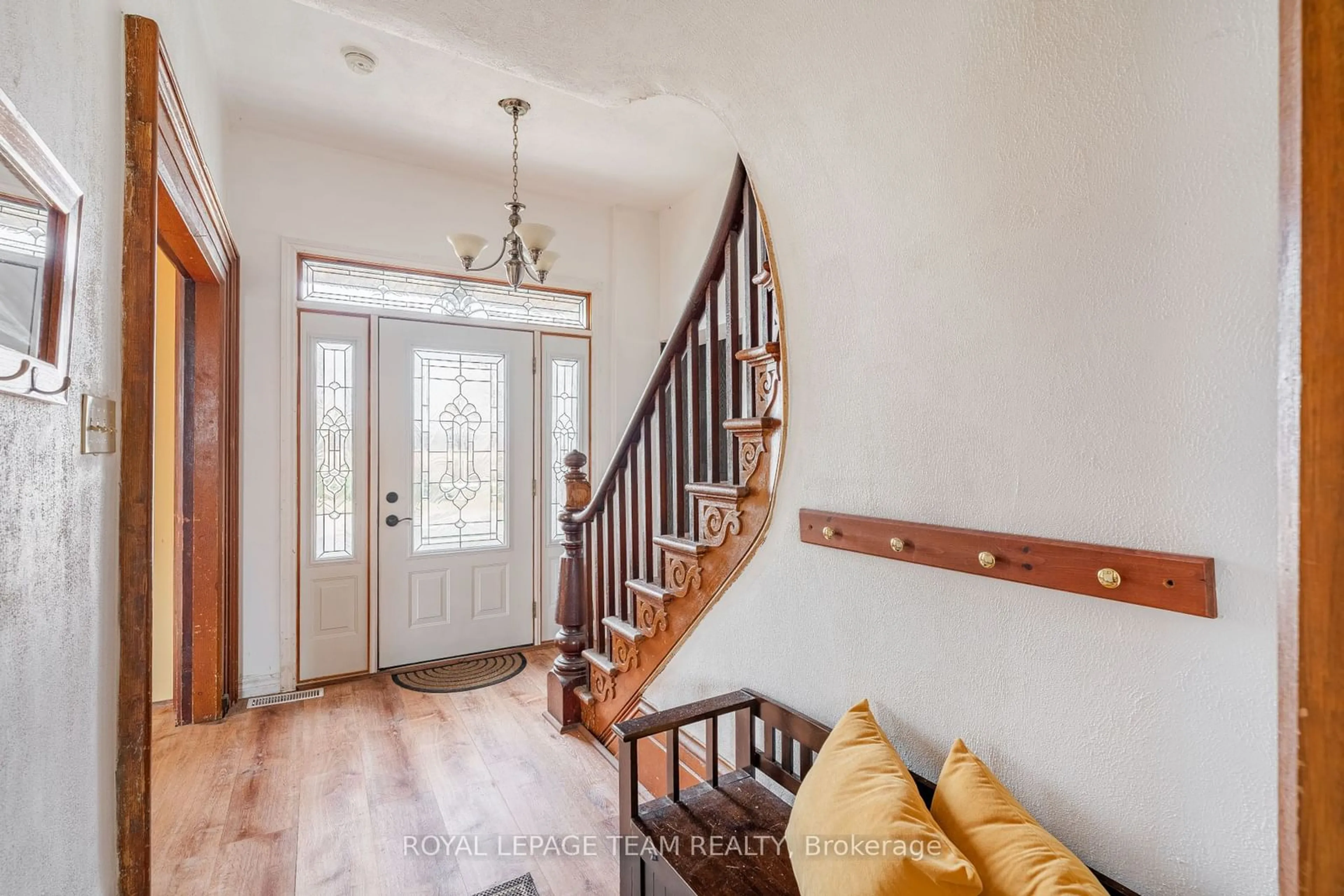 Indoor entryway for 23 Blacksmith Rd, Rideau Lakes Ontario K0G 1L0