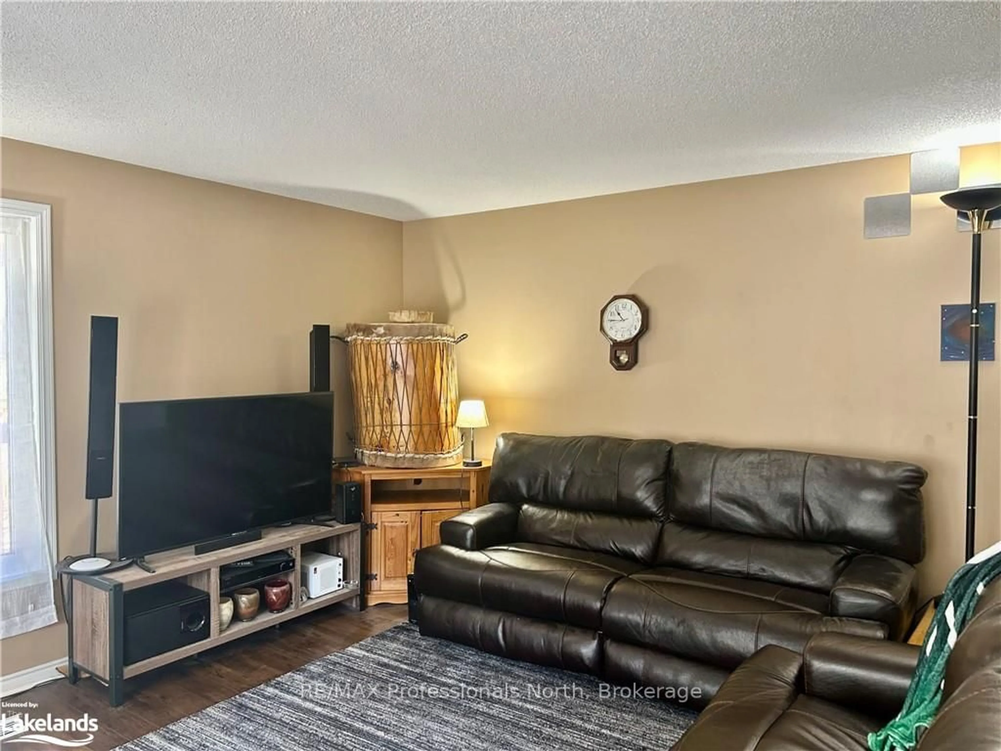 Living room with furniture, unknown for 1591 HIDDEN VALLEY Rd #20, Huntsville Ontario P1H 1A4