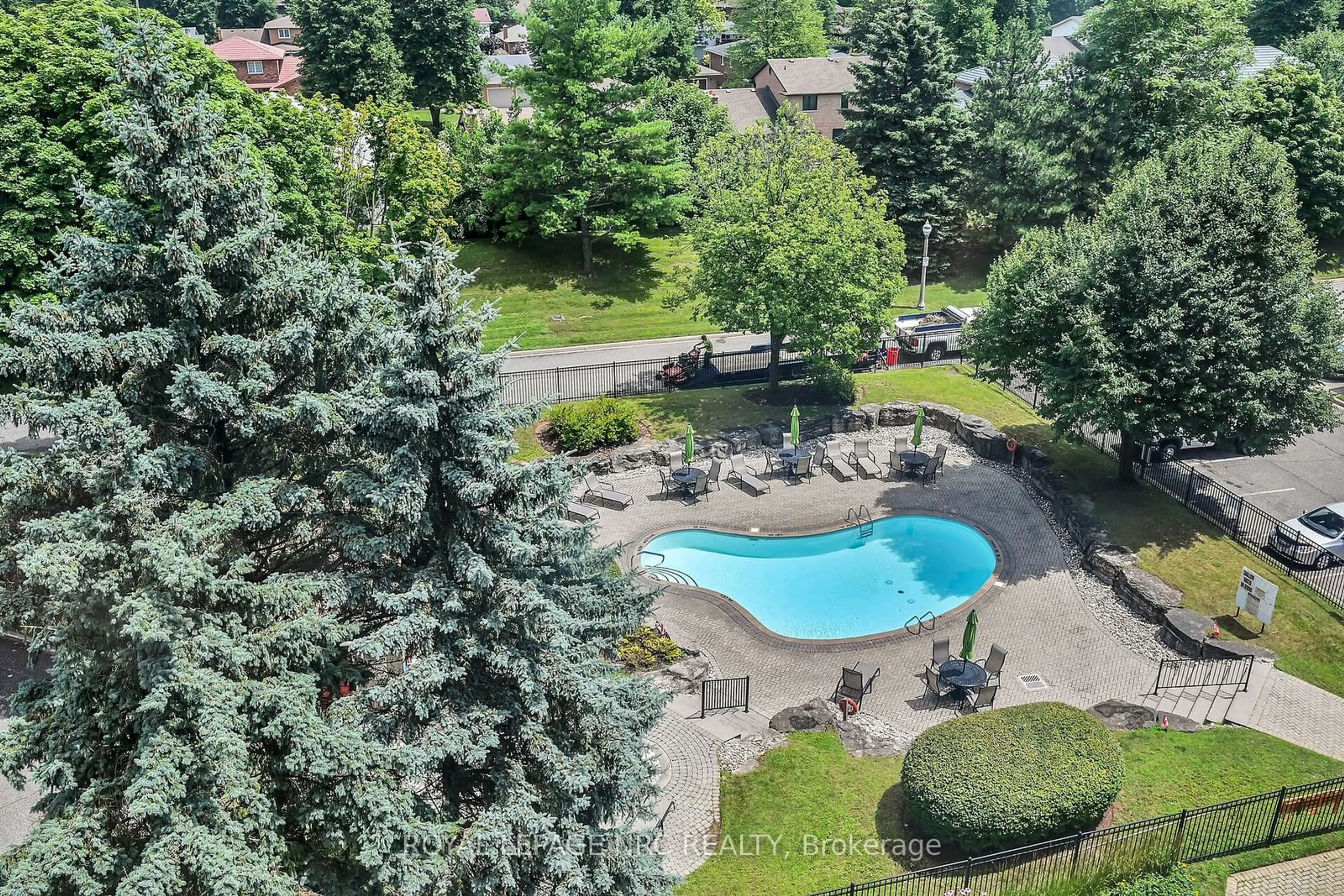 Pool for 5100 Dorchester Rd #710, Niagara Falls Ontario L2E 7H4