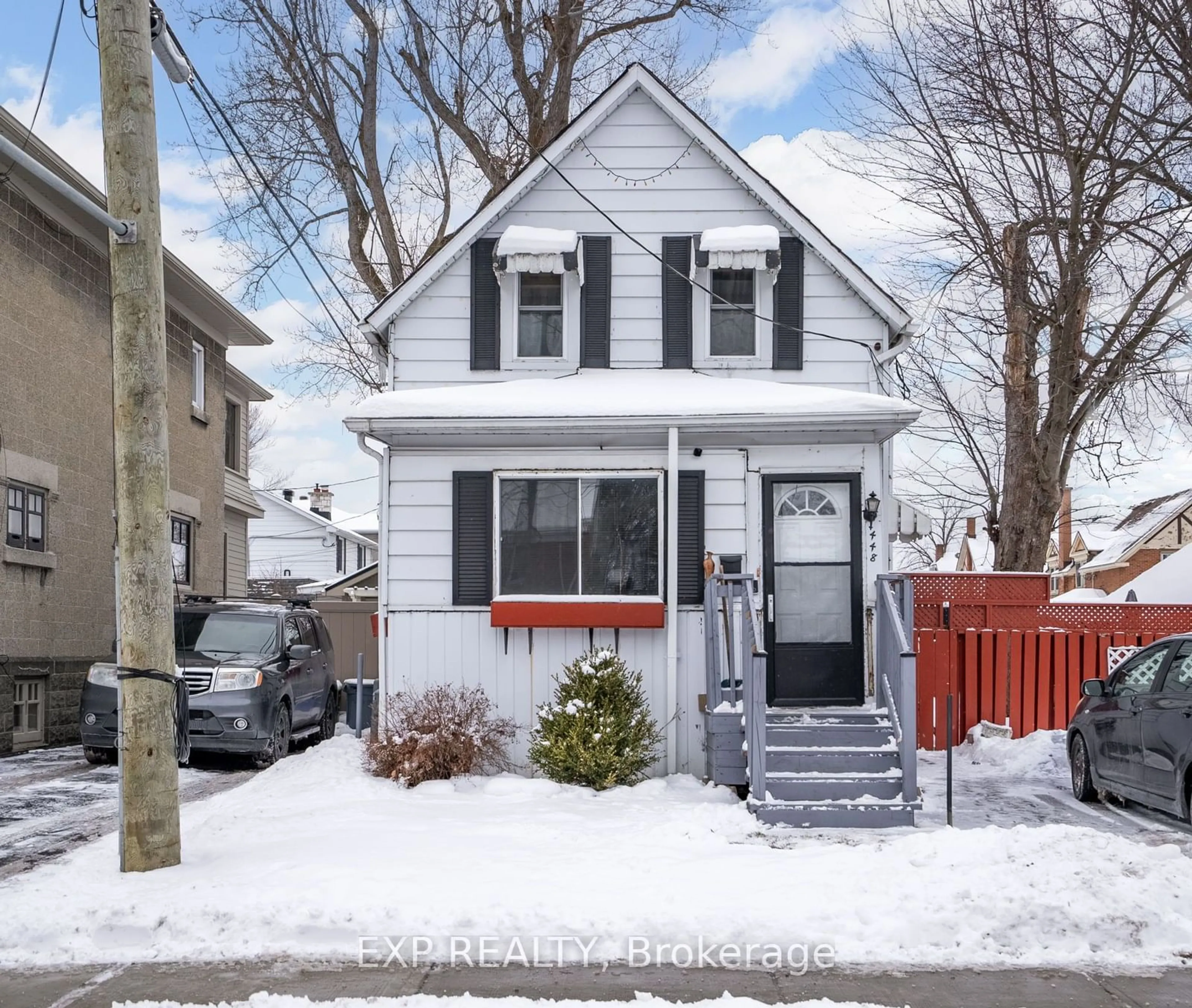 Home with vinyl exterior material, street for 448 York St, Cornwall Ontario K6J 3Z7