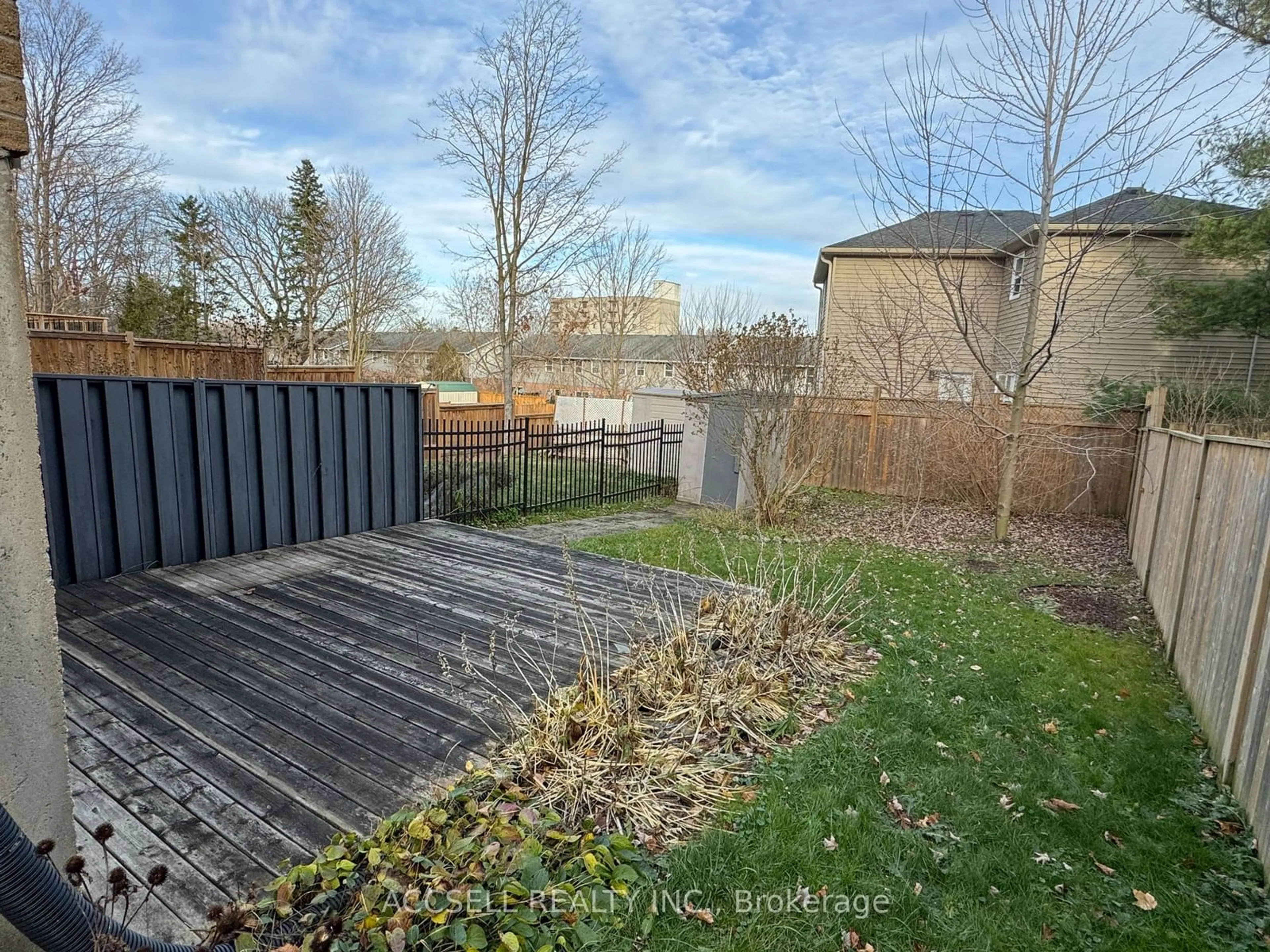 Patio, unknown for 93 Bay St, Woodstock Ontario N4S 3K7