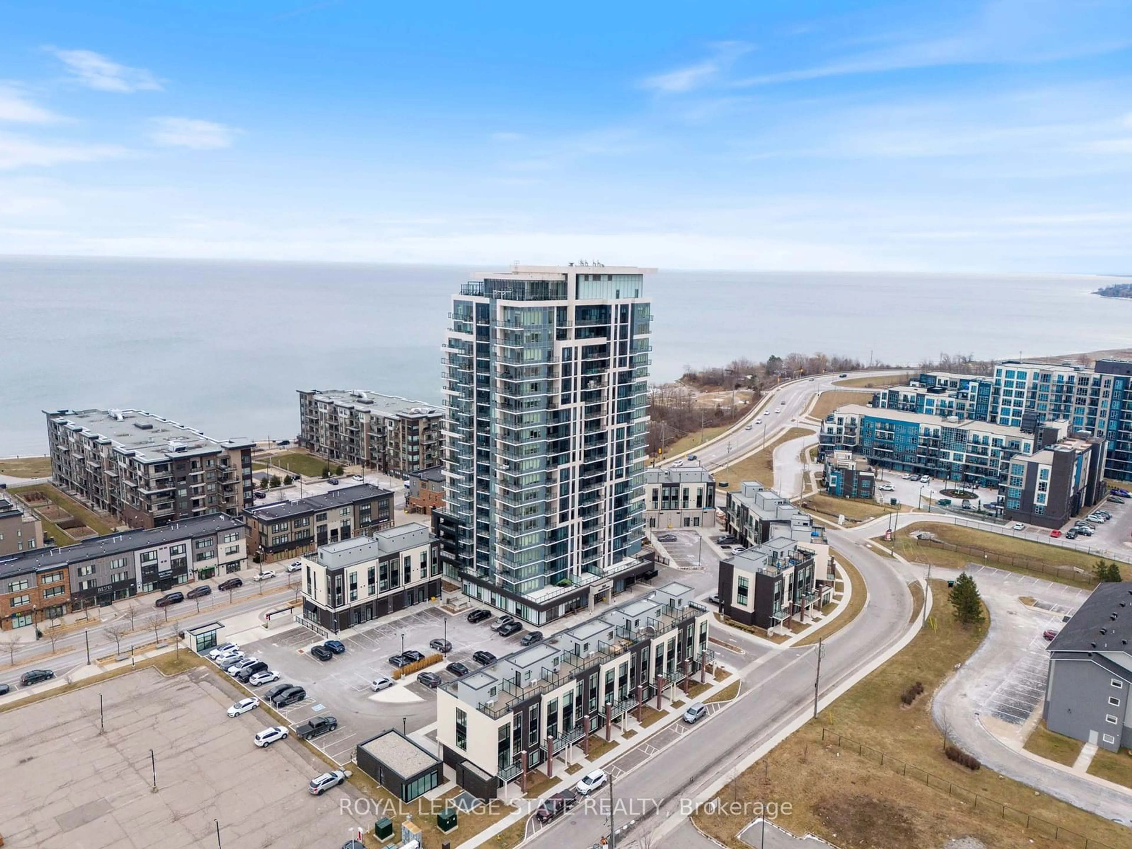 A pic from outside/outdoor area/front of a property/back of a property/a pic from drone, city buildings view from balcony for 50 Windward Dr, Grimsby Ontario L3M 4E8