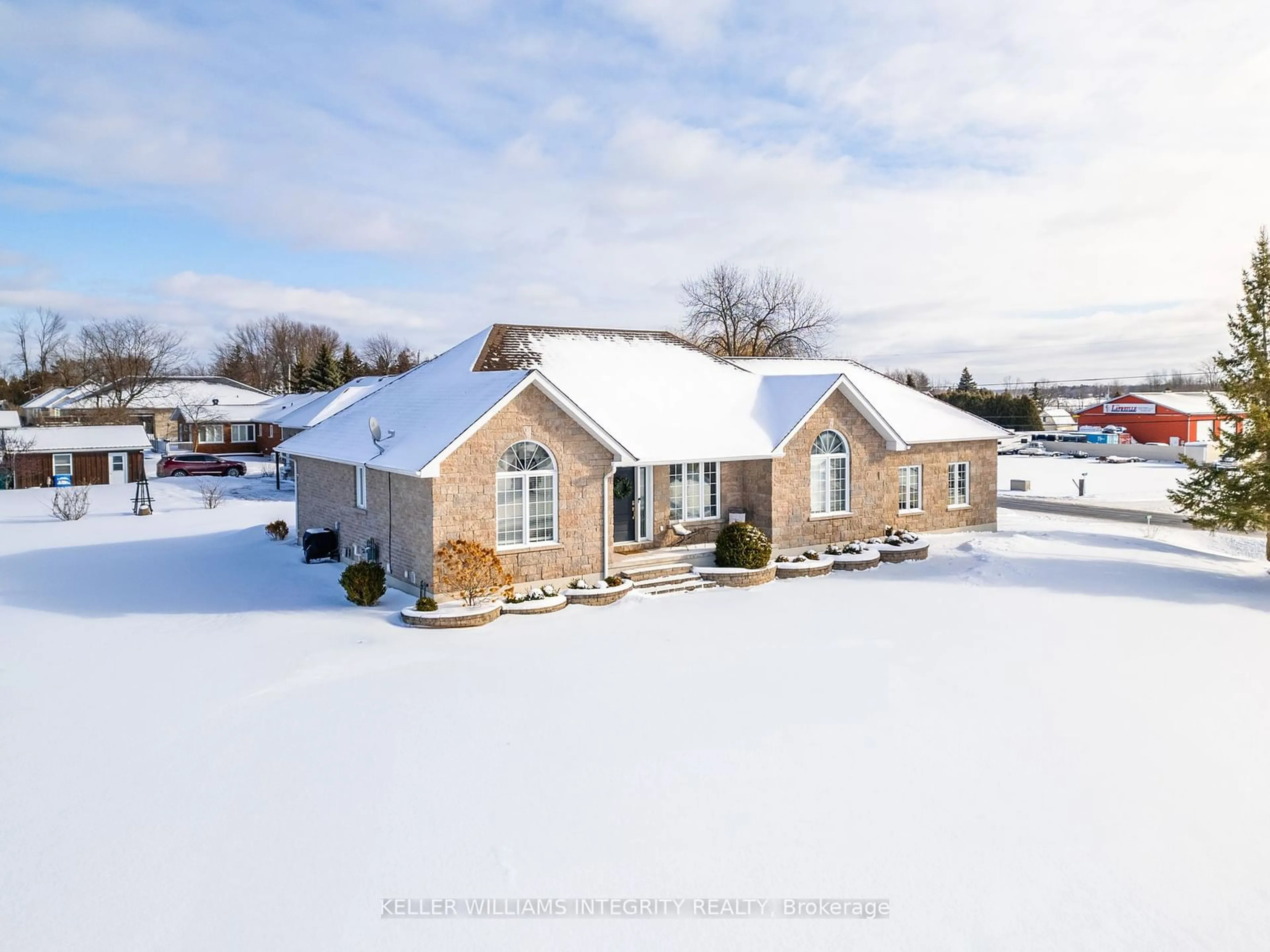 A pic from outside/outdoor area/front of a property/back of a property/a pic from drone, building for 15885 Manning Rd, South Stormont Ontario K0C 1M0