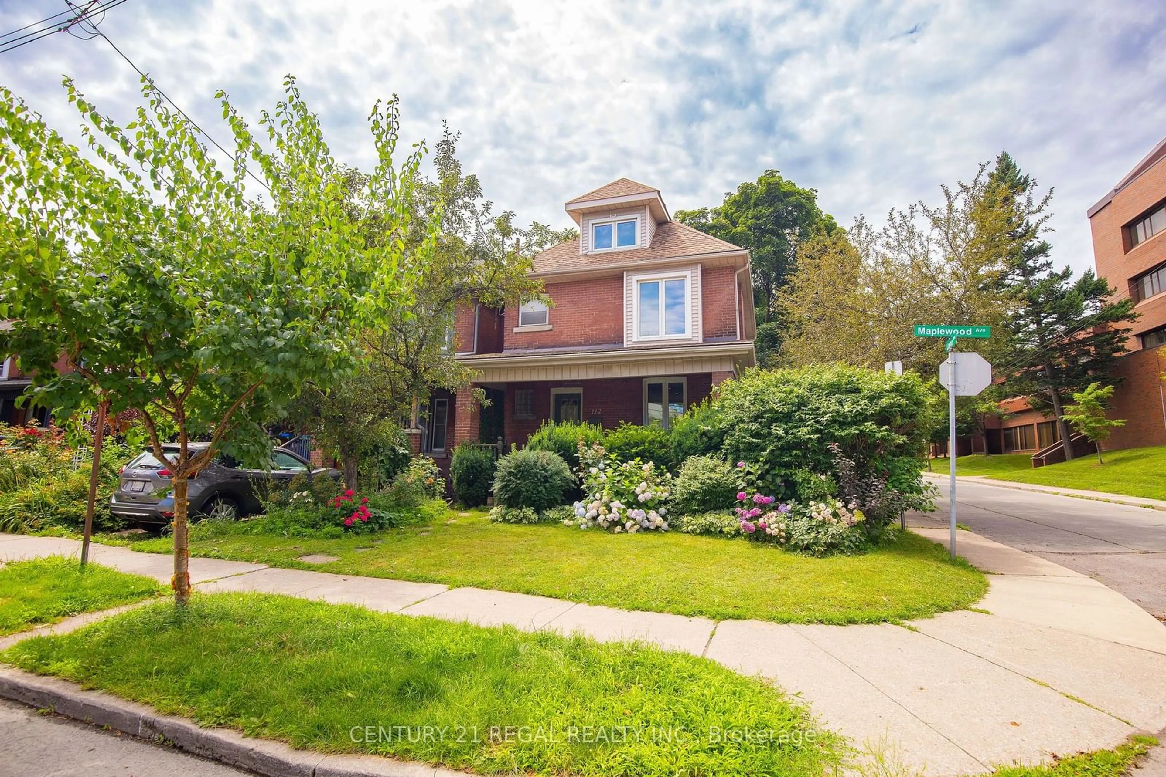 Home with brick exterior material, street for 112 Maplewood Ave, Hamilton Ontario L8M 1X2