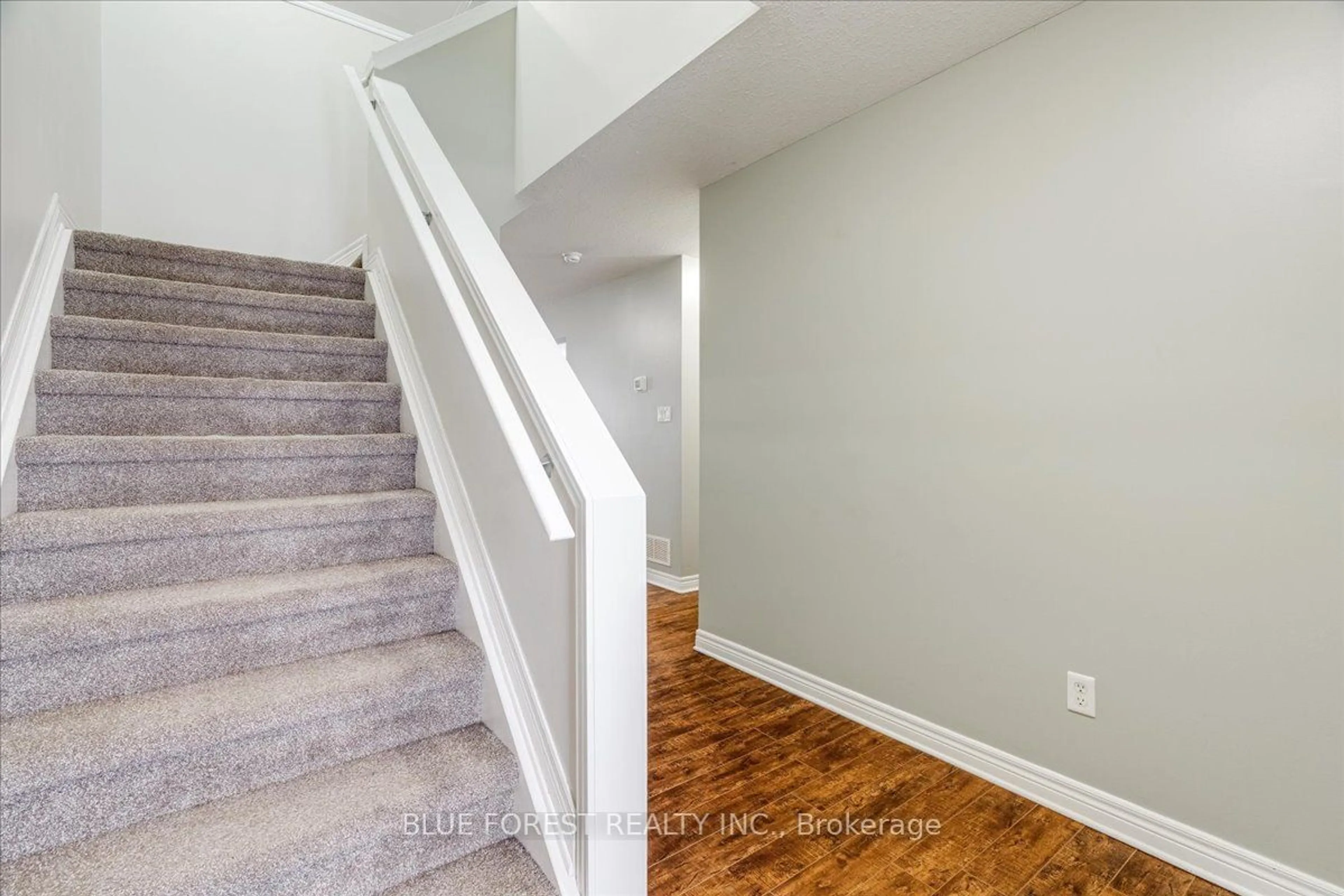 Stairs for 1604 Evans Blvd, London Ontario N6M 0A9