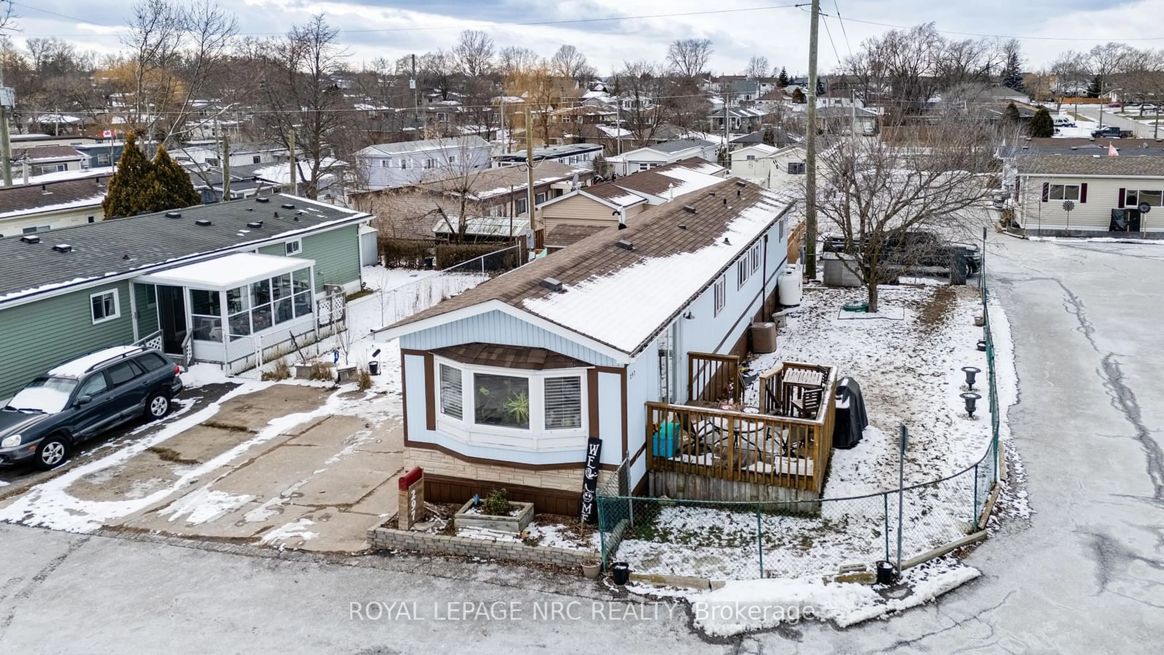 A pic from outside/outdoor area/front of a property/back of a property/a pic from drone, street for 241 St. Paul St #297, St. Catharines Ontario L2S 2E5