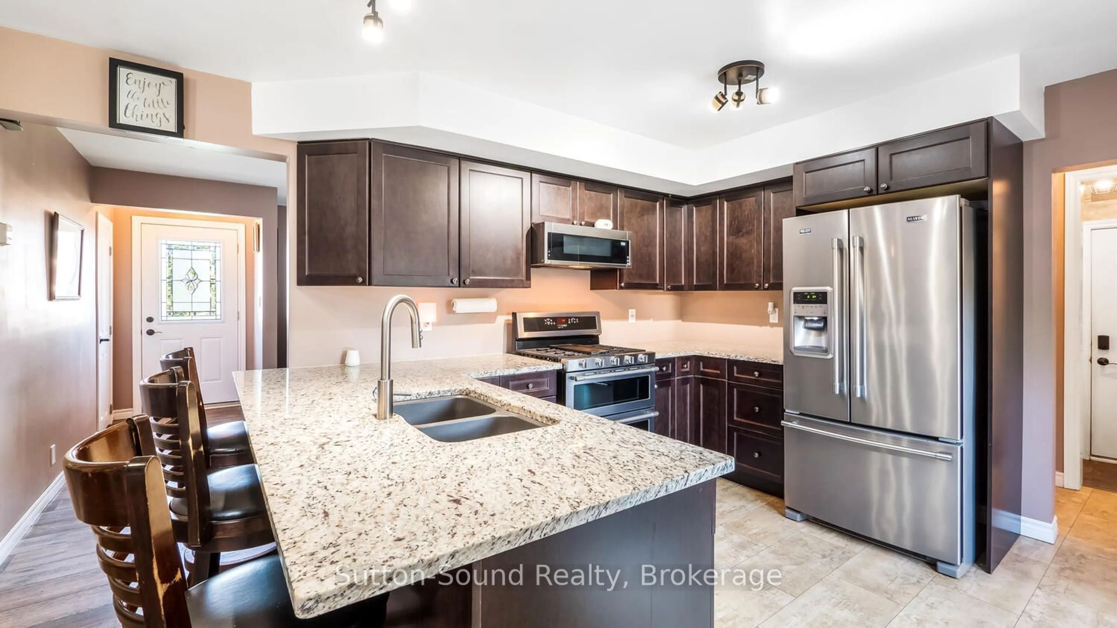 Open concept kitchen, ceramic/tile floor for 531 Edward St, South Bruce Peninsula Ontario N0H 2T0