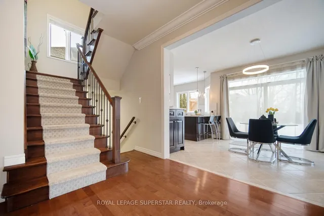 Additional property image - 220 EDGEWATER Cres