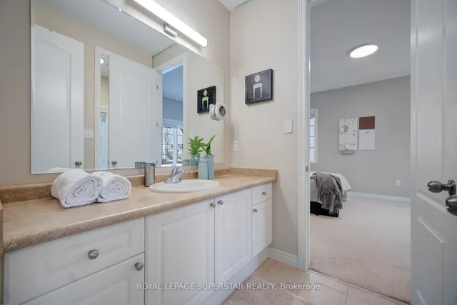 Additional property image - 220 EDGEWATER Cres