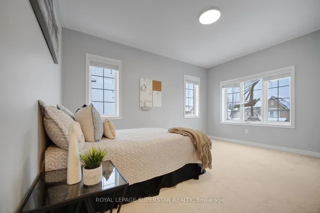 Additional property image - 220 EDGEWATER Cres