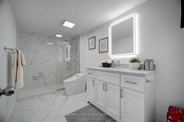 Additional property image - 220 EDGEWATER Cres