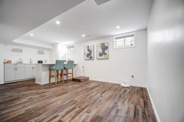 Additional property image - 220 EDGEWATER Cres