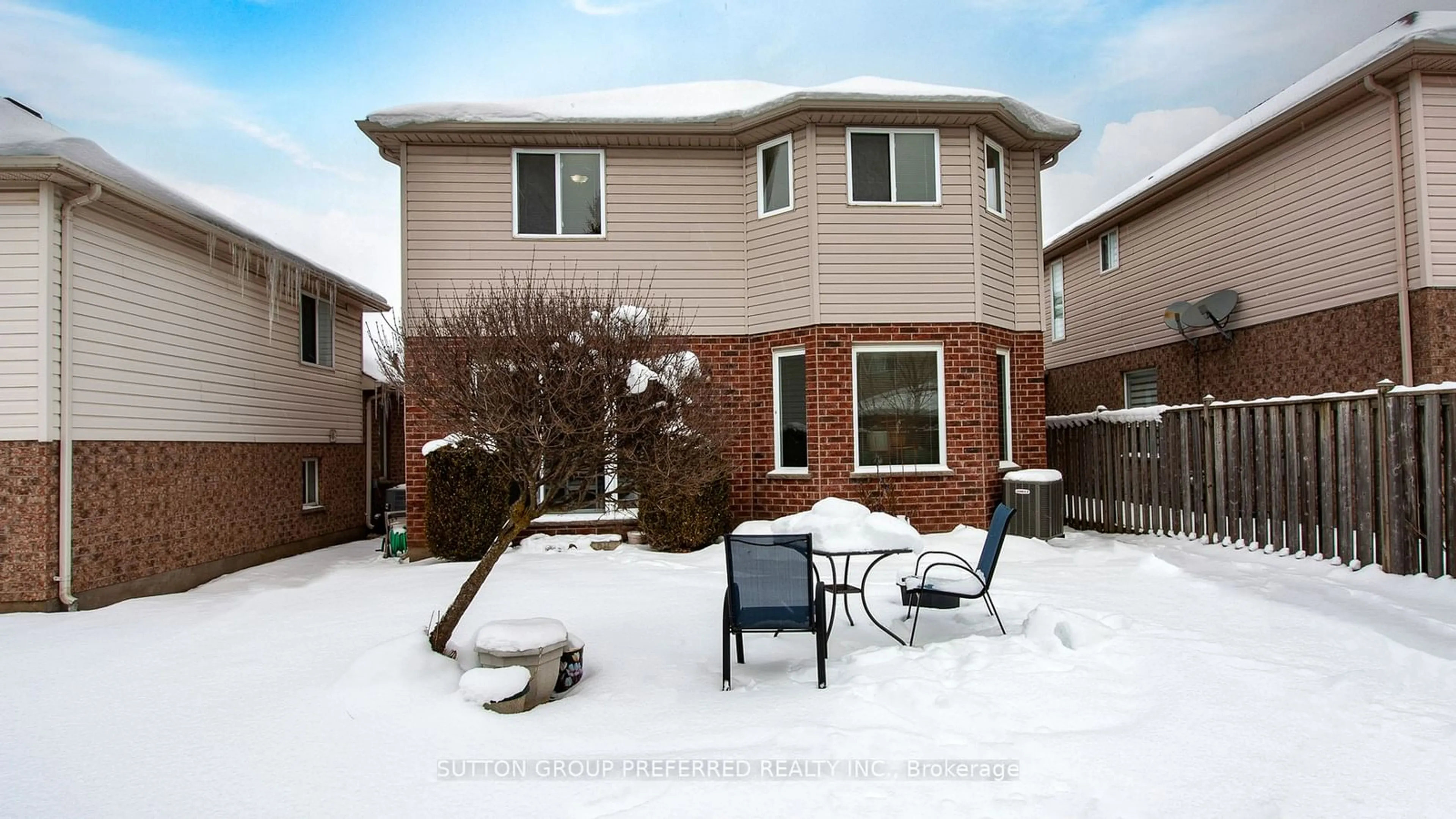 Patio, street for 1570 Beaverbrook Ave, London Ontario N6H 5T6