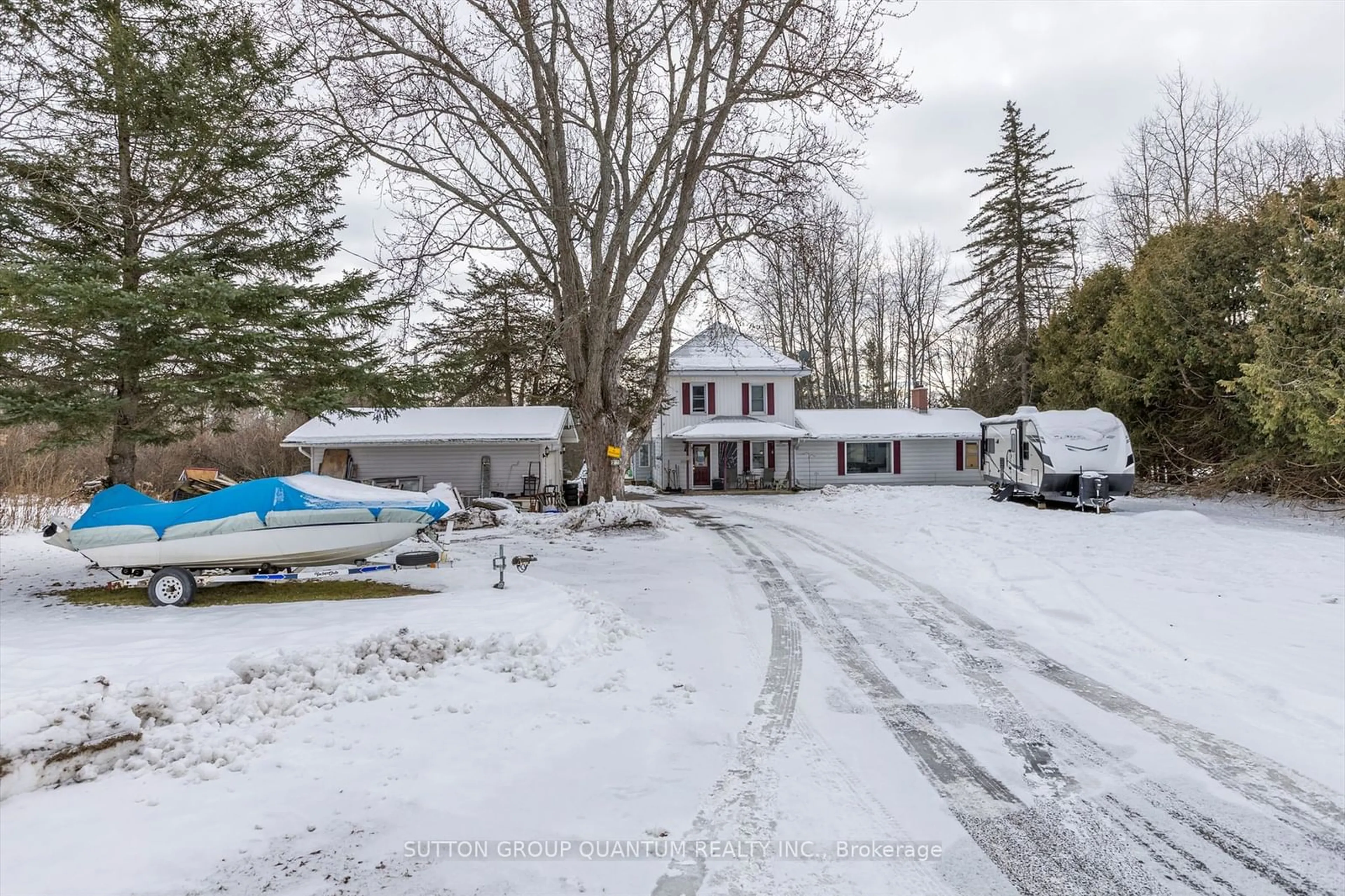 A pic from outside/outdoor area/front of a property/back of a property/a pic from drone, street for 3003 Clear Lake Rd, Smith-Ennismore-Lakefield Ontario K0L 2H0