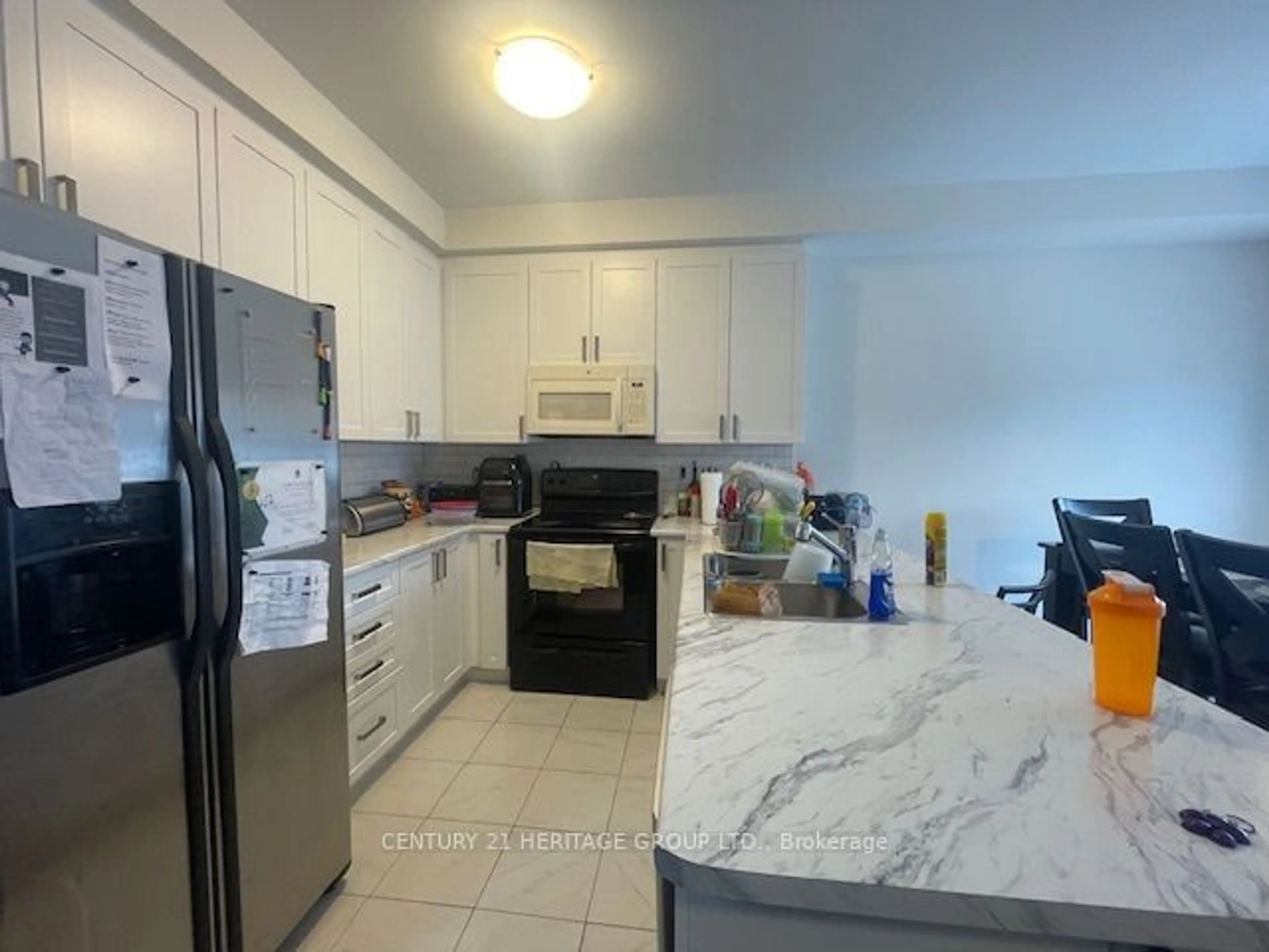 Standard kitchen, unknown for 304 Stewart St, Shelburne Ontario L0N 1S3