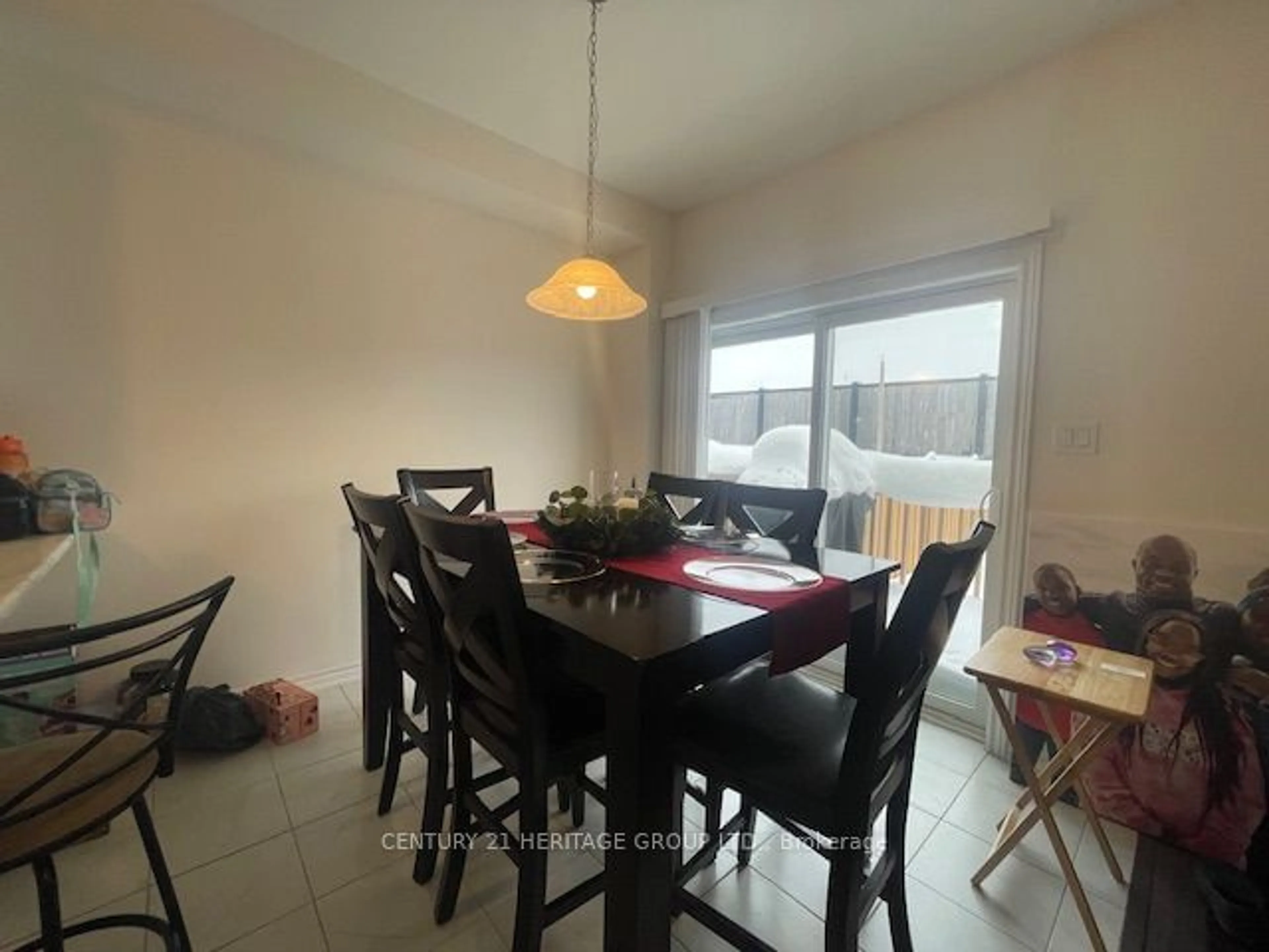 Dining room, wood/laminate floor for 304 Stewart St, Shelburne Ontario L0N 1S3