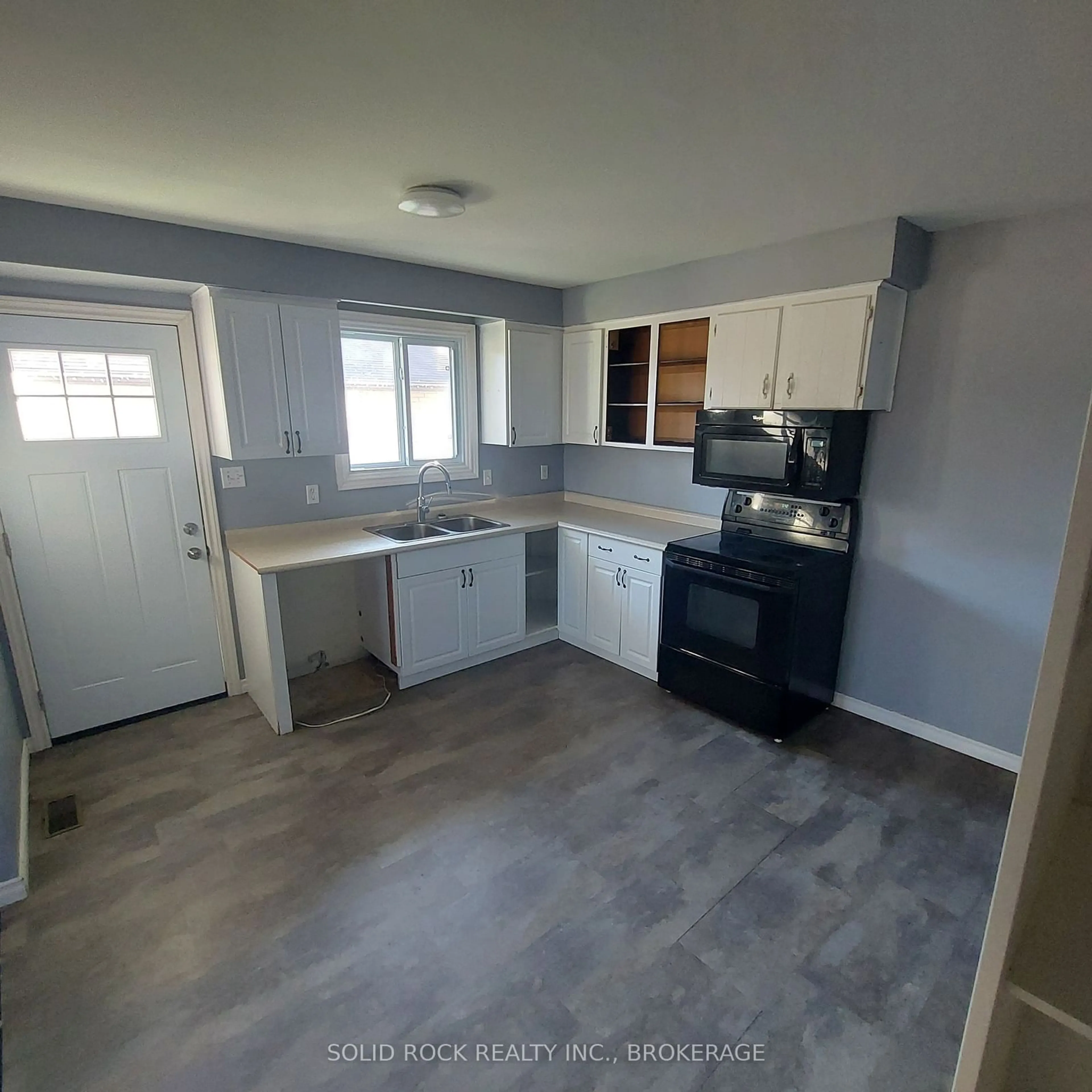 Standard kitchen, unknown for 224 Sidney St, Quinte West Ontario K8V 2T3