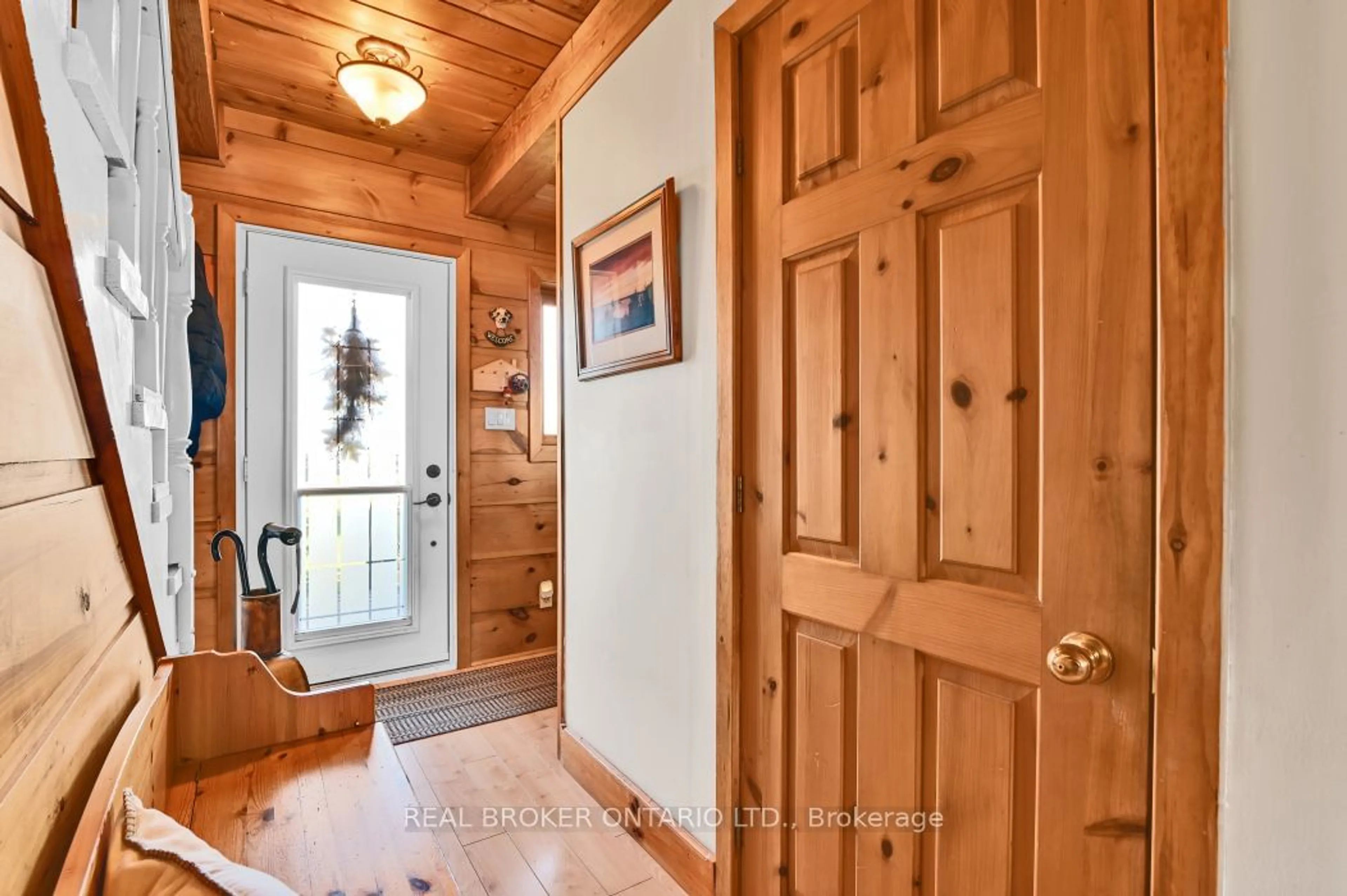 Indoor entryway for 81 Trotters Lane, Rideau Lakes Ontario K0G 1X0