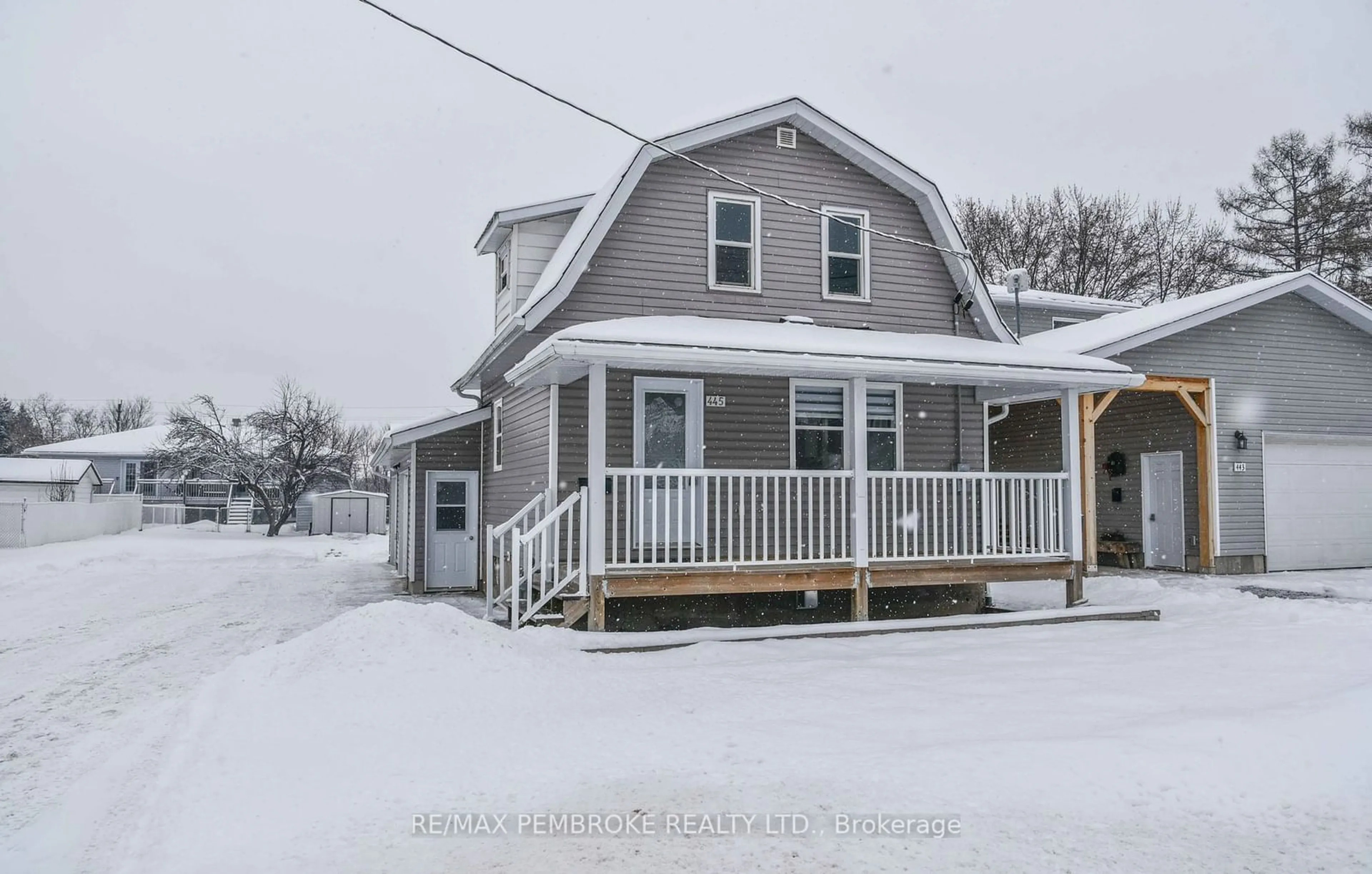 A pic from outside/outdoor area/front of a property/back of a property/a pic from drone, street for 445 Boundary Rd, Pembroke Ontario K8A 6L2