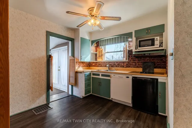 Additional property image - 547 Roxborough Ave