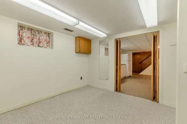 Additional property image - 547 Roxborough Ave