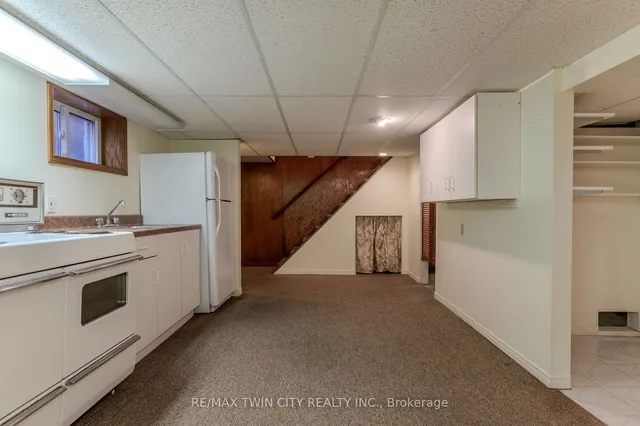 Additional property image - 547 Roxborough Ave
