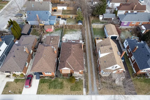 Additional property image - 547 Roxborough Ave