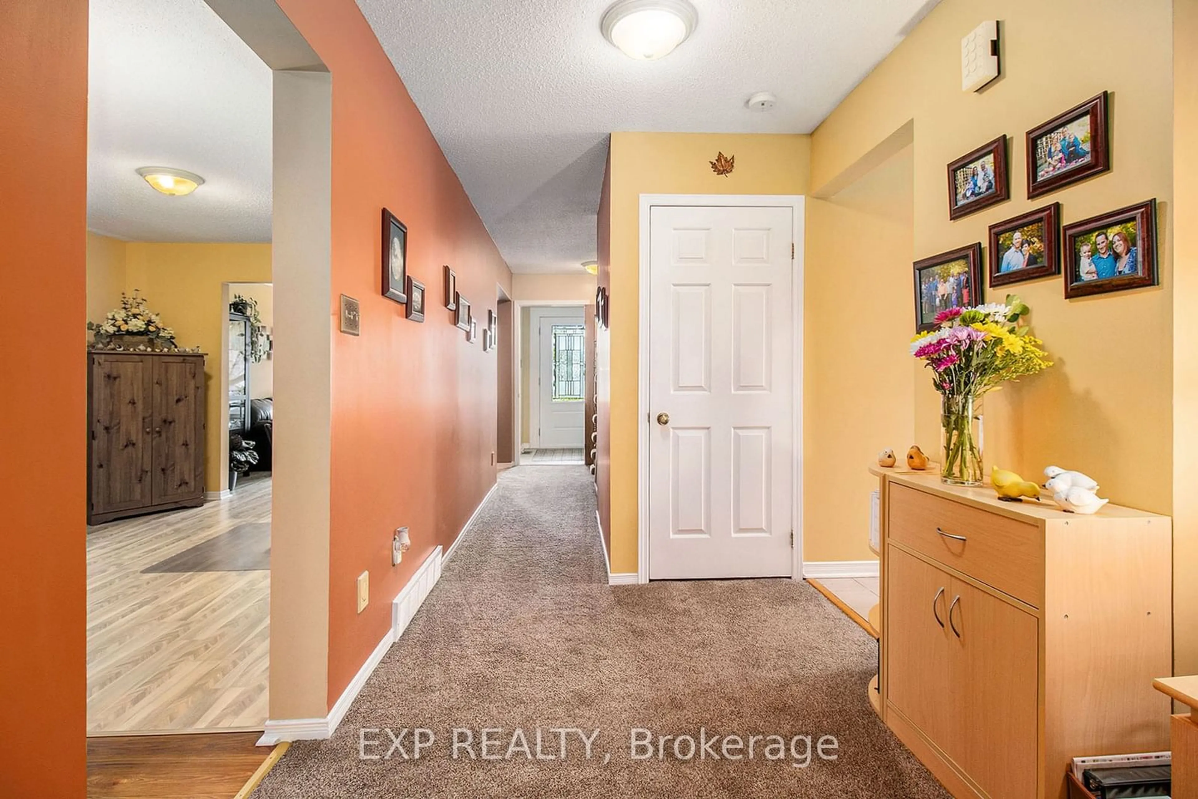 Indoor entryway for 639 Wilkie Dr, Orleans - Cumberland and Area Ontario K4A 1R8