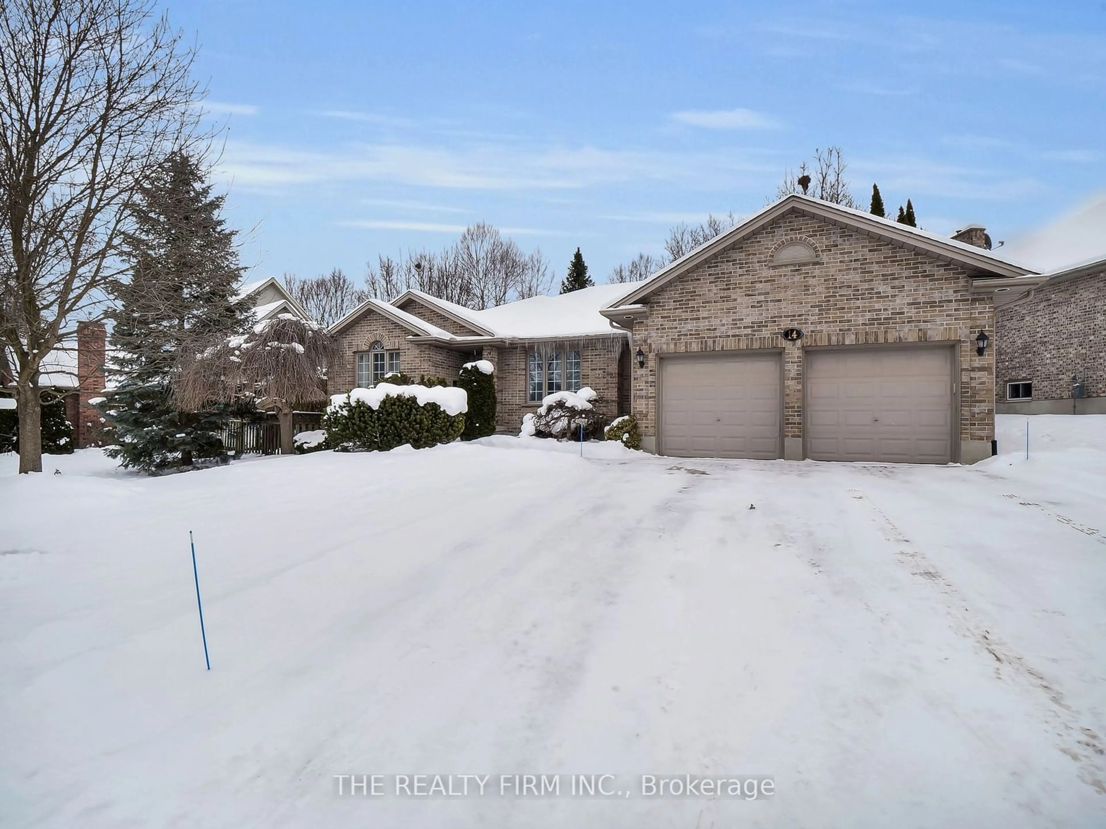 A pic from outside/outdoor area/front of a property/back of a property/a pic from drone, unknown for 14 Quinella Dr, London Ontario N6K 4H3