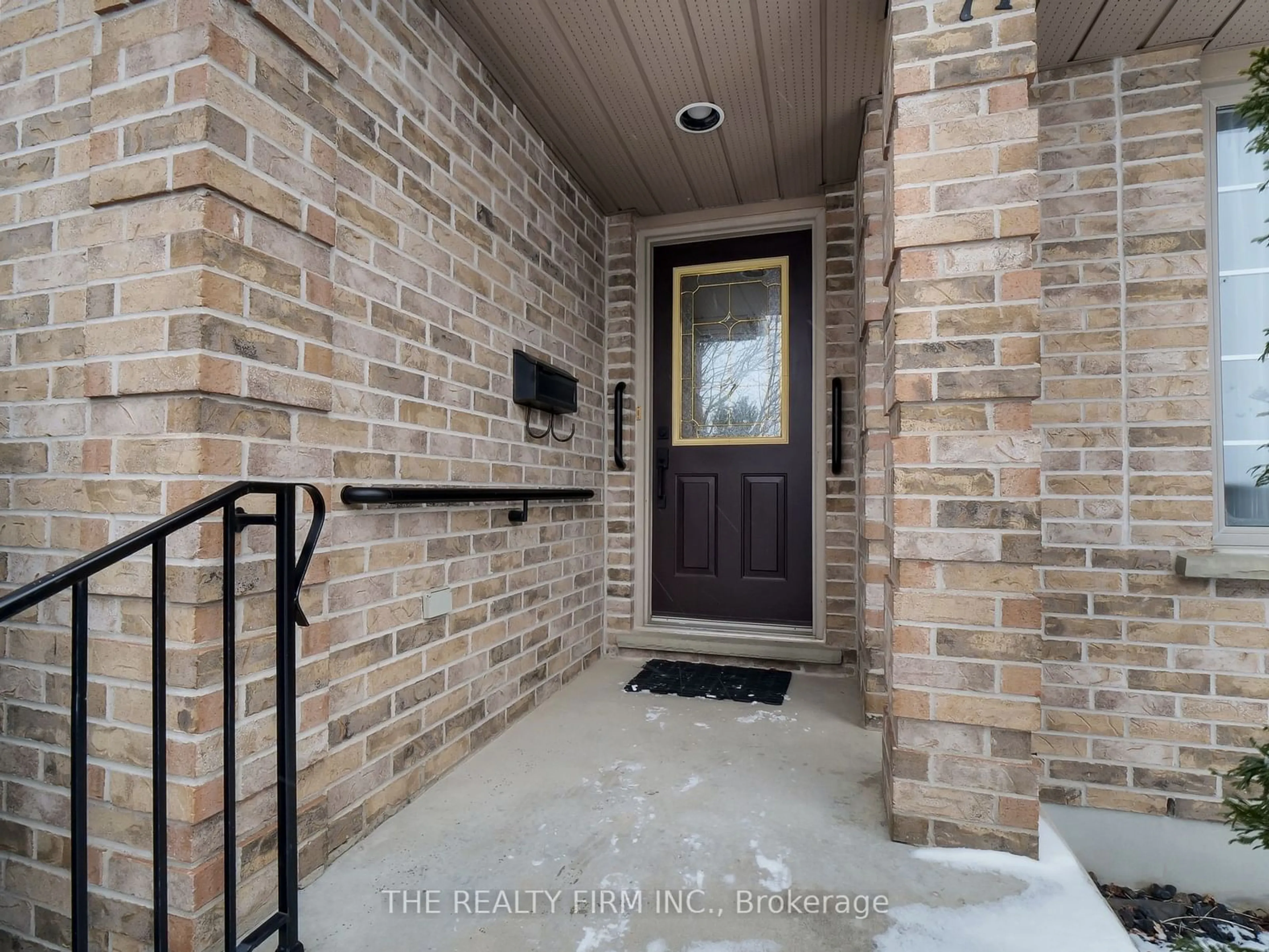 Indoor entryway for 14 Quinella Dr, London Ontario N6K 4H3