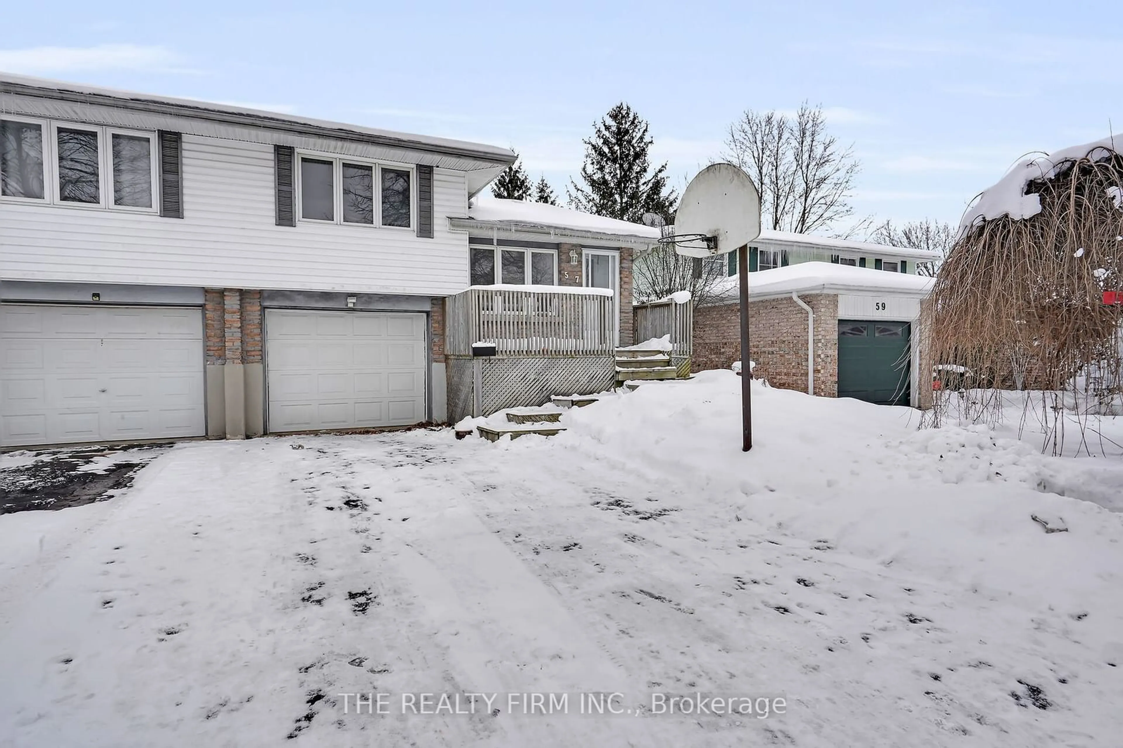 A pic from outside/outdoor area/front of a property/back of a property/a pic from drone, street for 57 Vincent Cres, London Ontario N6C 4X9