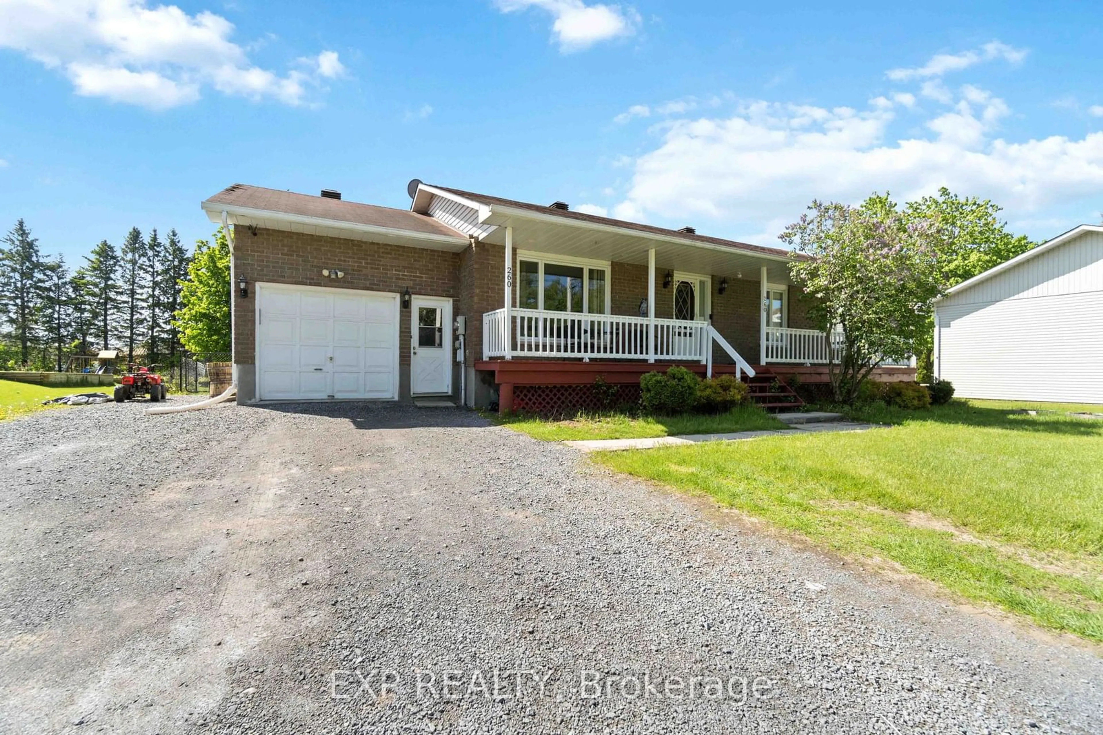 A pic from outside/outdoor area/front of a property/back of a property/a pic from drone, street for 260 LEVIS St, Clarence-Rockland Ontario K0A 1E0