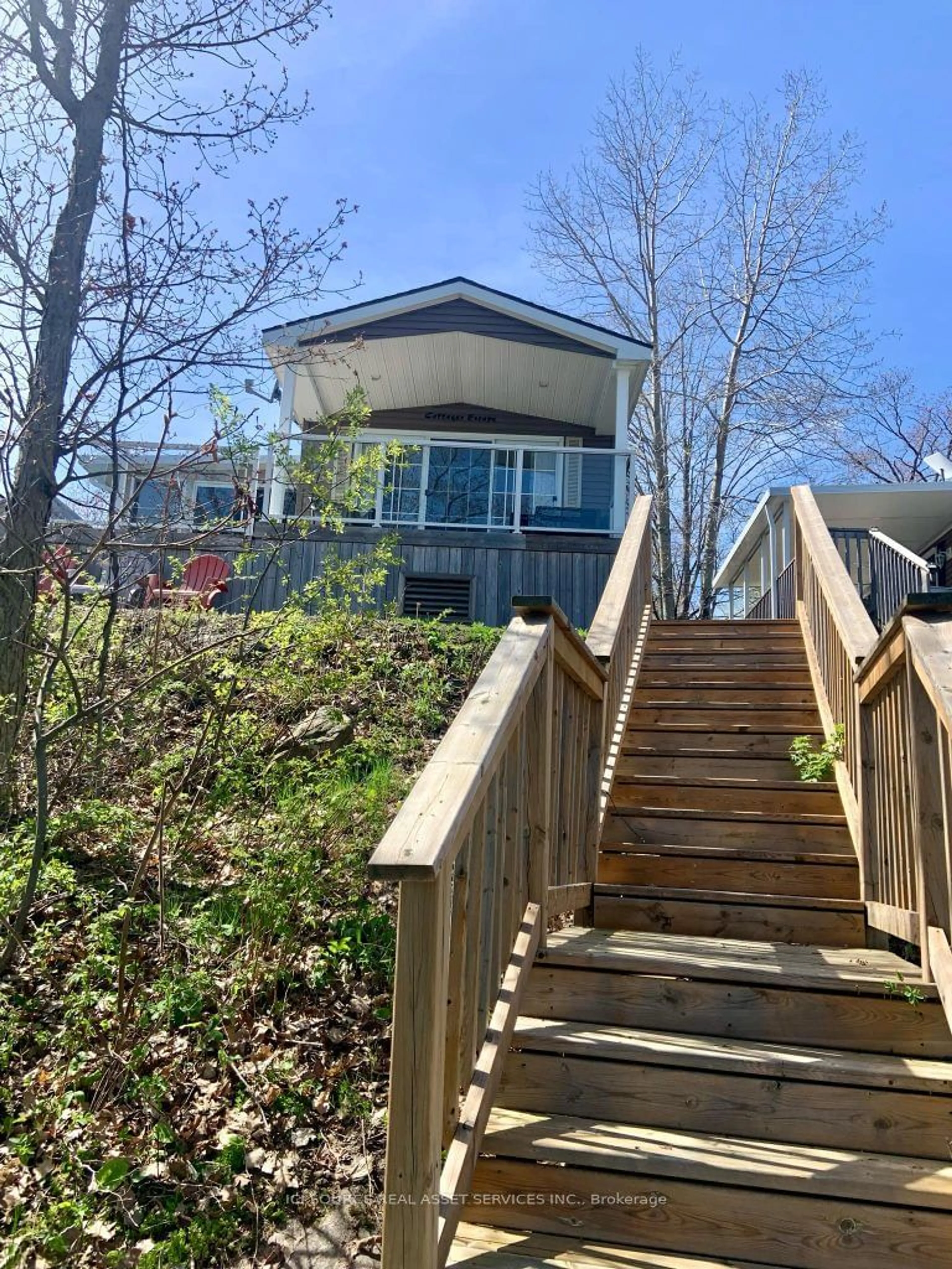 Stairs for 1336 S Morrison Lake Rd #RSV041, Gravenhurst Ontario P0E 1G0