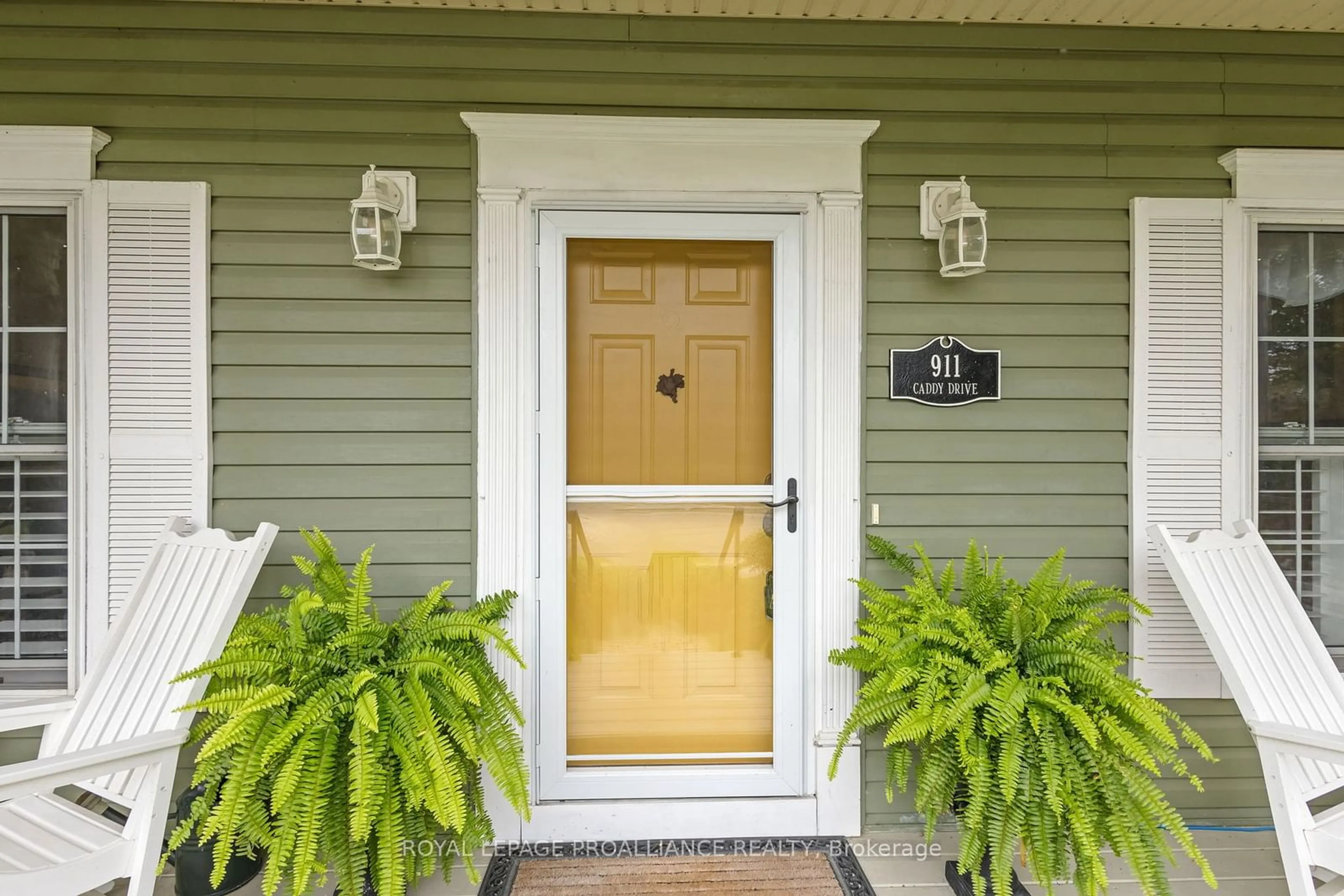 Indoor entryway for 911 Caddy Dr, Cobourg Ontario K9A 0B2