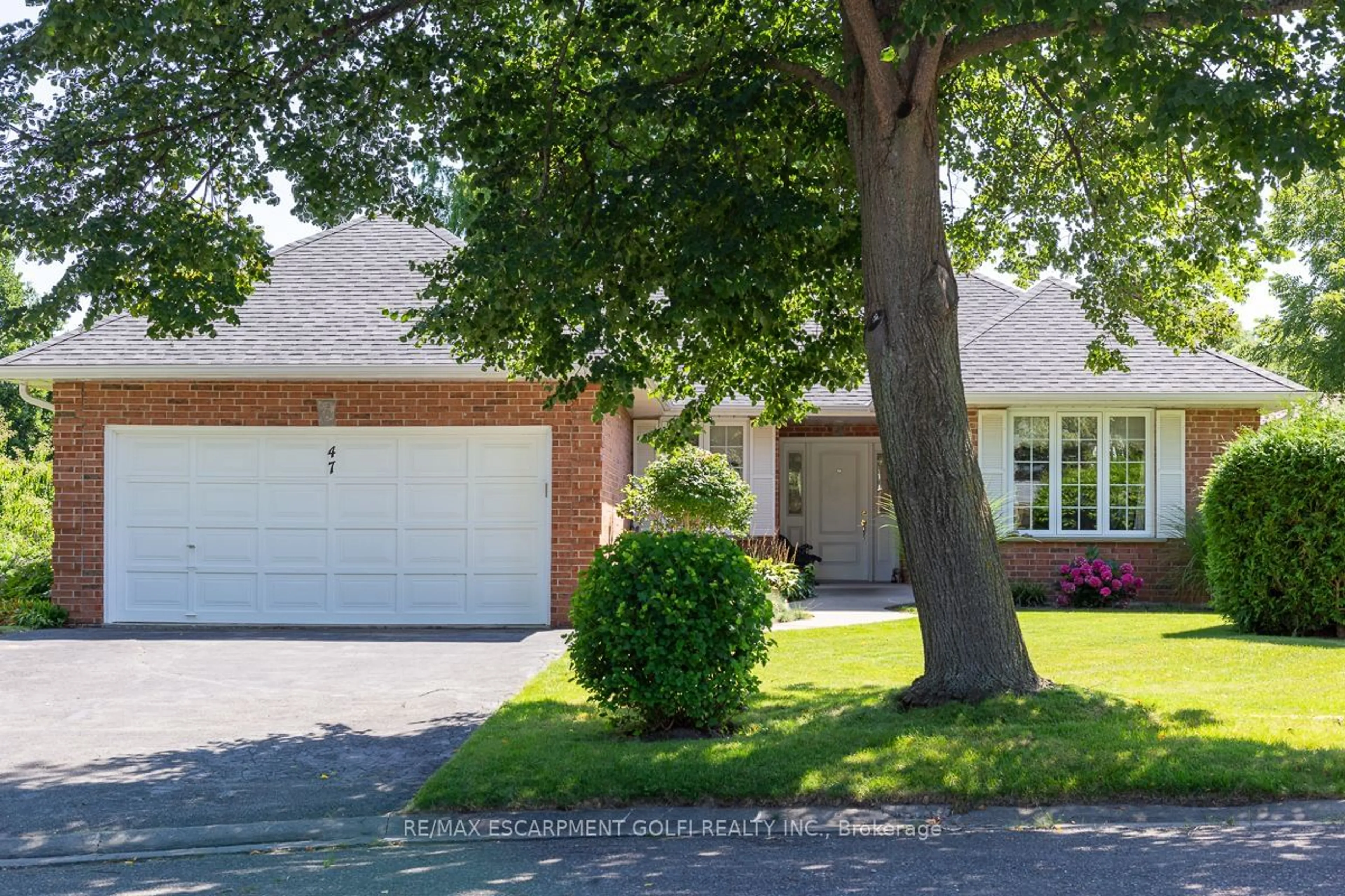 Home with brick exterior material, street for 47 Winter Way, Brantford Ontario N3T 6G4