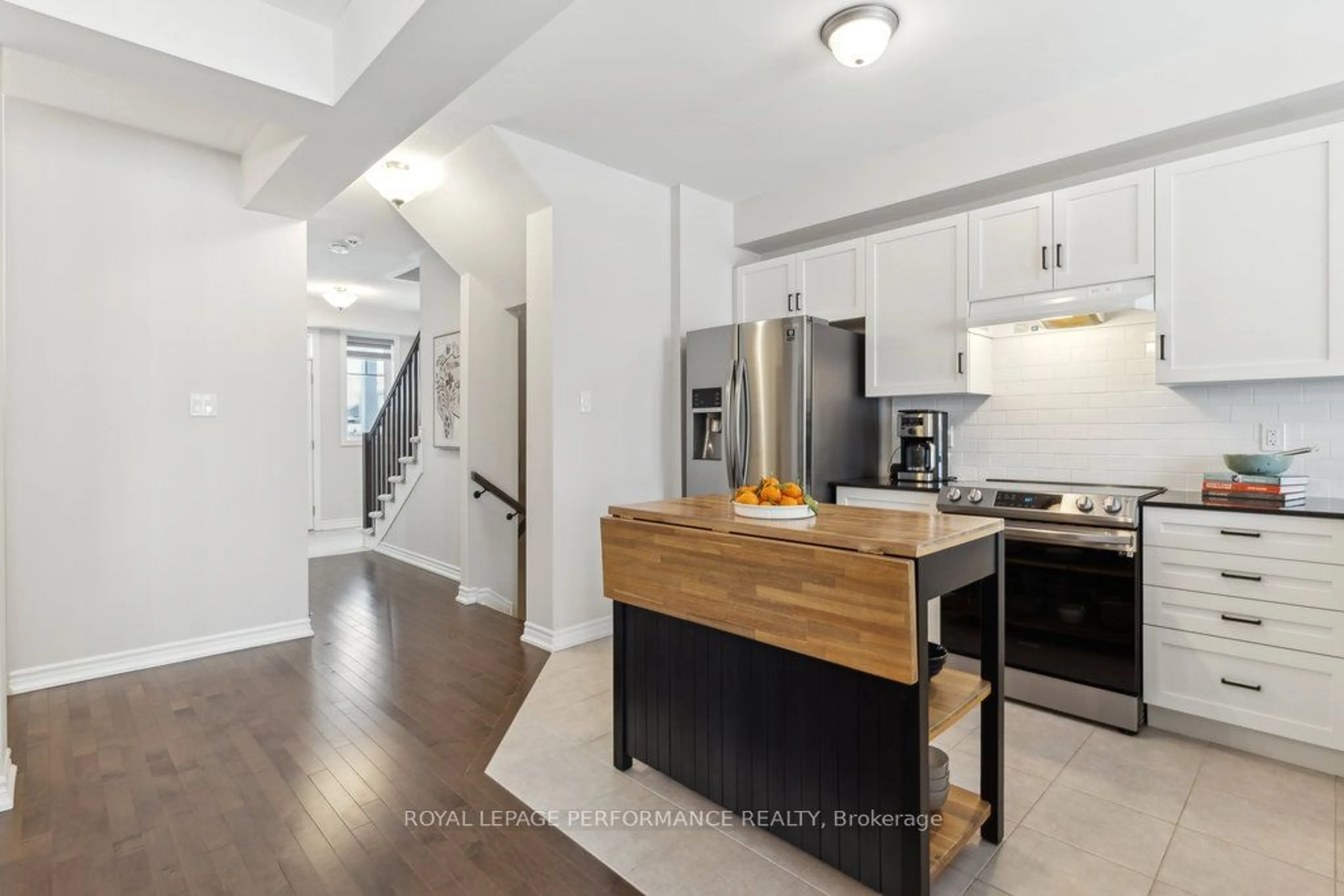 Open concept kitchen, unknown for 114 Equitation Circ, Stittsville - Munster - Richmond Ontario K0A 2Z0