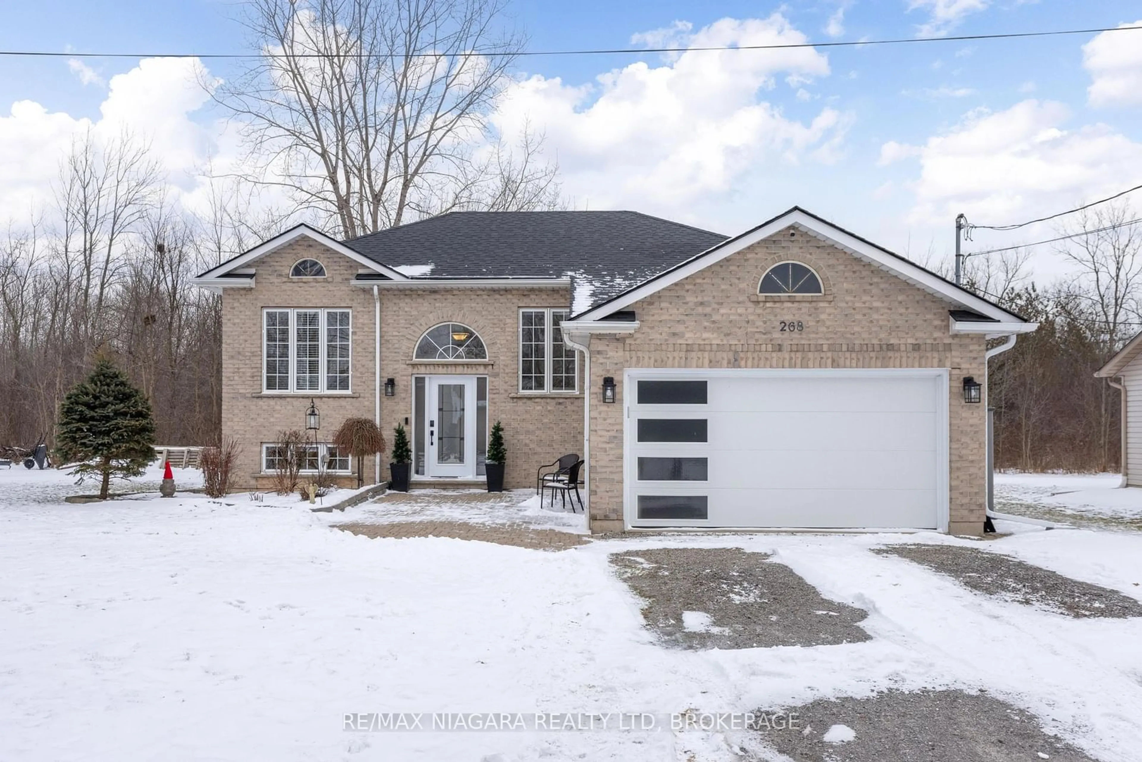 Home with brick exterior material, street for 268 Neva Rd, Fort Erie Ontario L0S 1N0