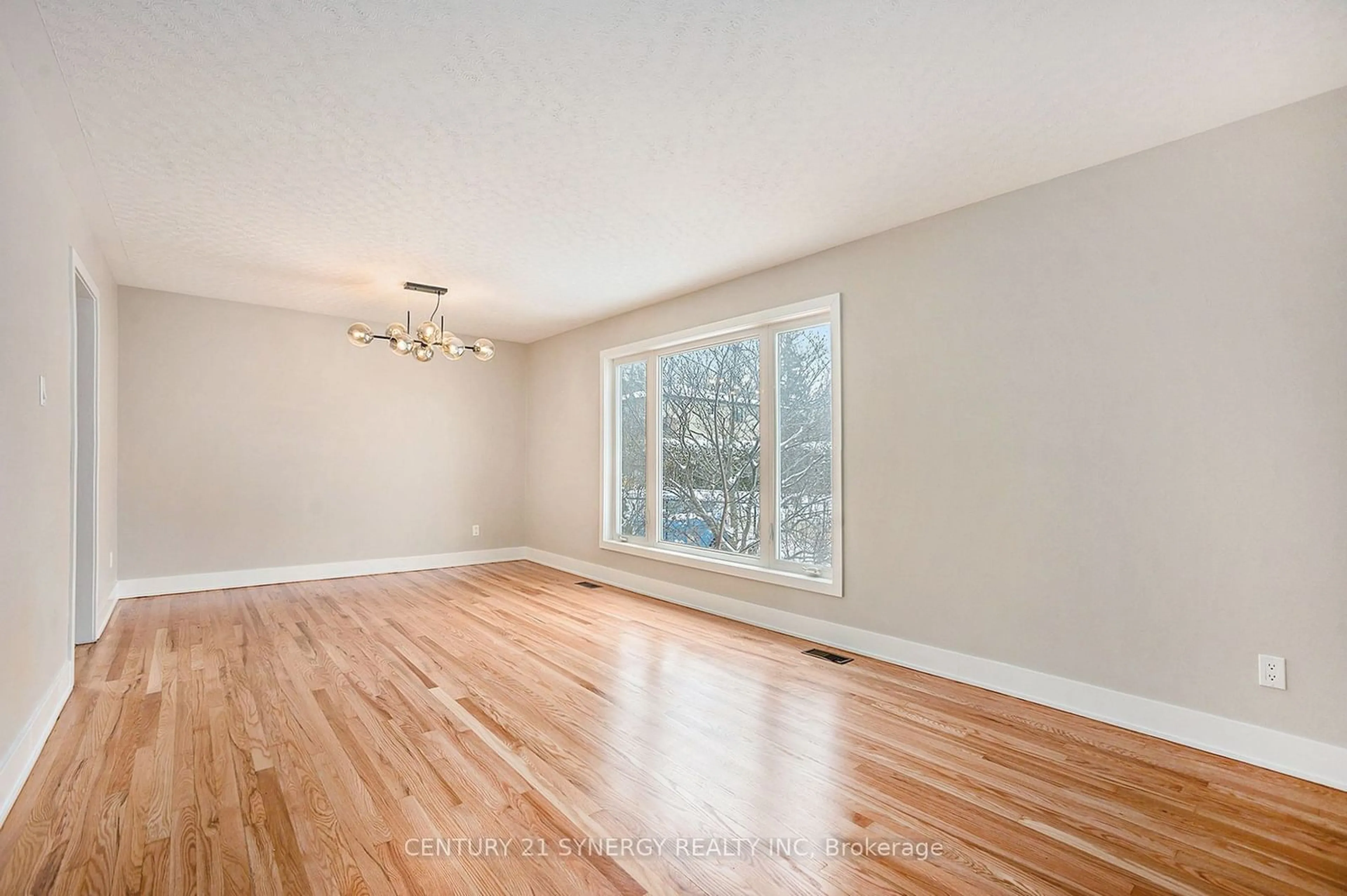 A pic of a room for 856 Connaught Ave, Britannia Heights - Queensway Terrace N and Area Ontario K2B 5M6